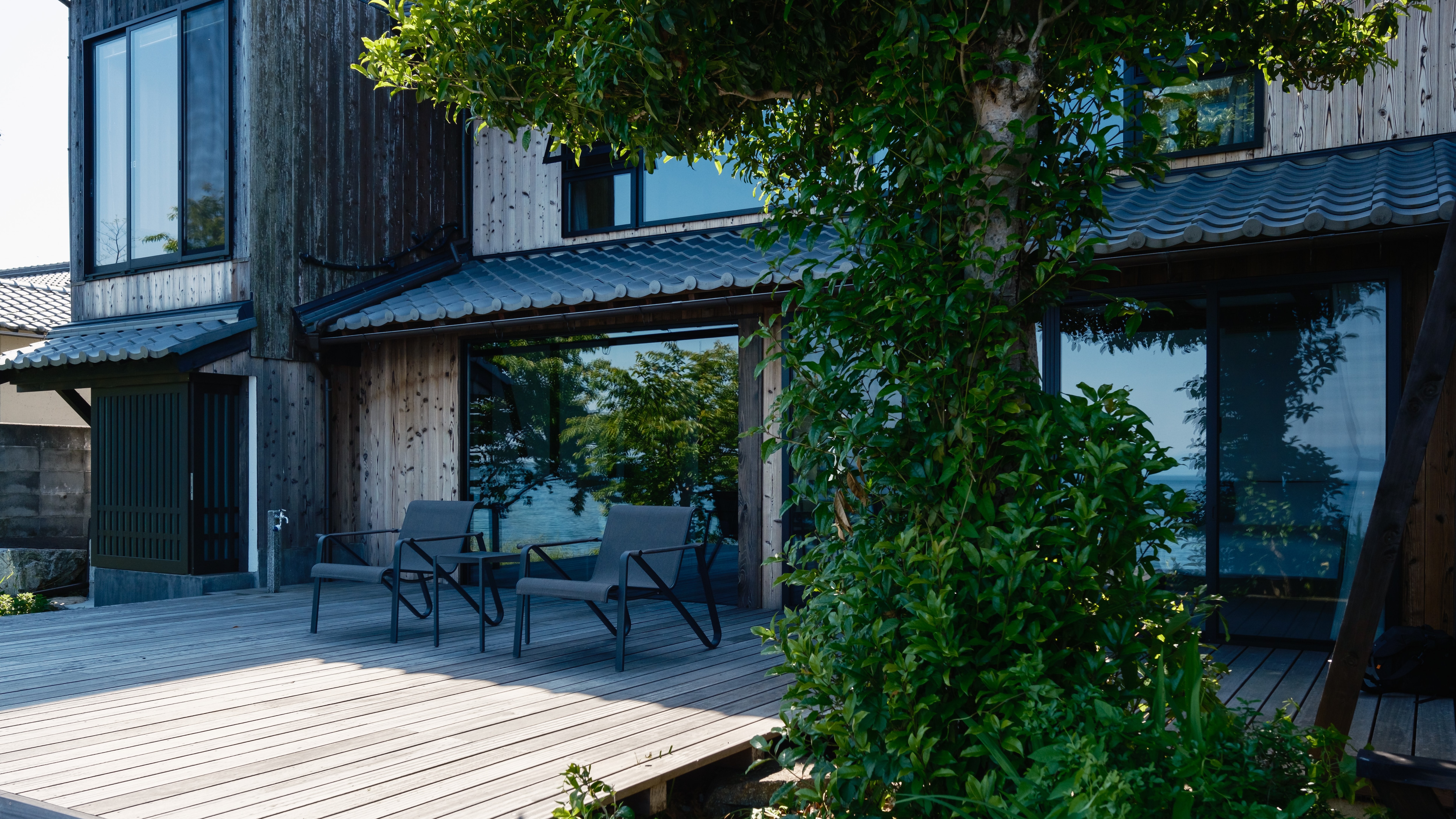 Deck image from Lake Biwa side