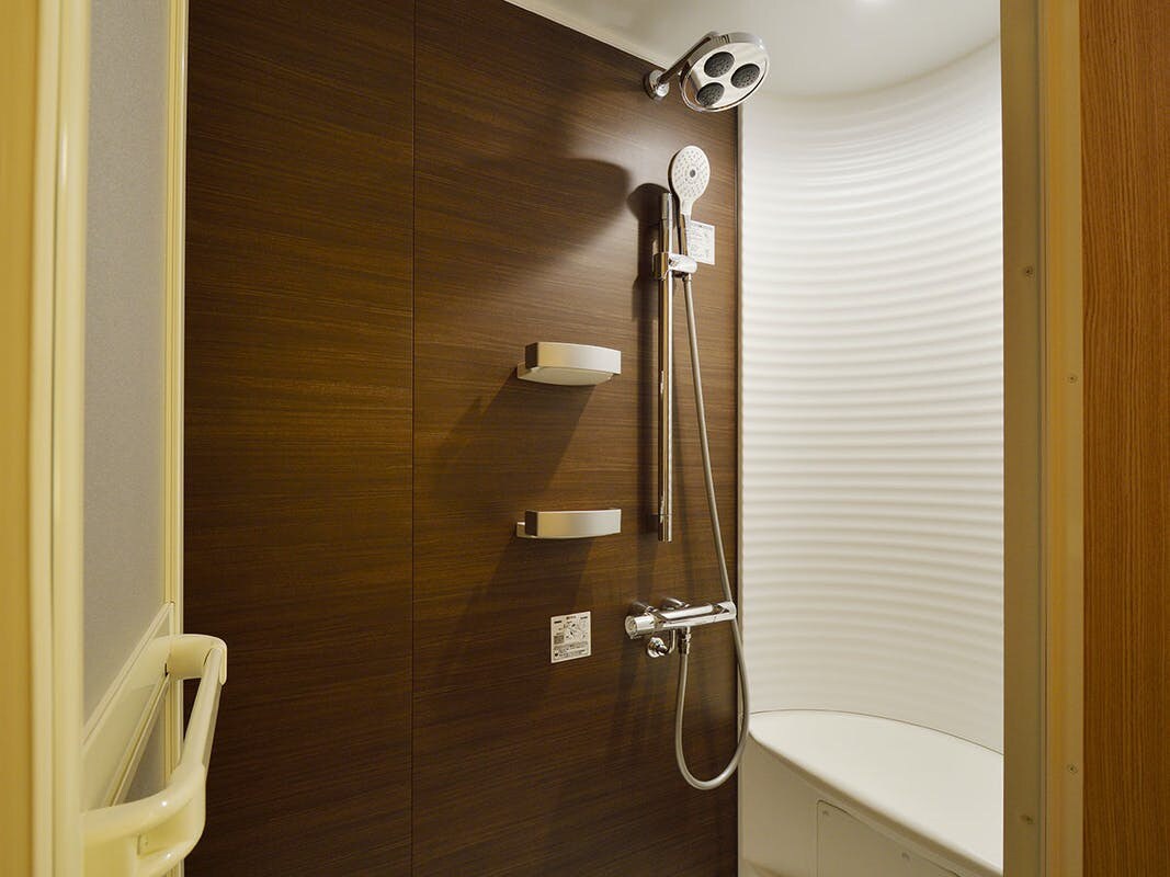 With shower / toilet