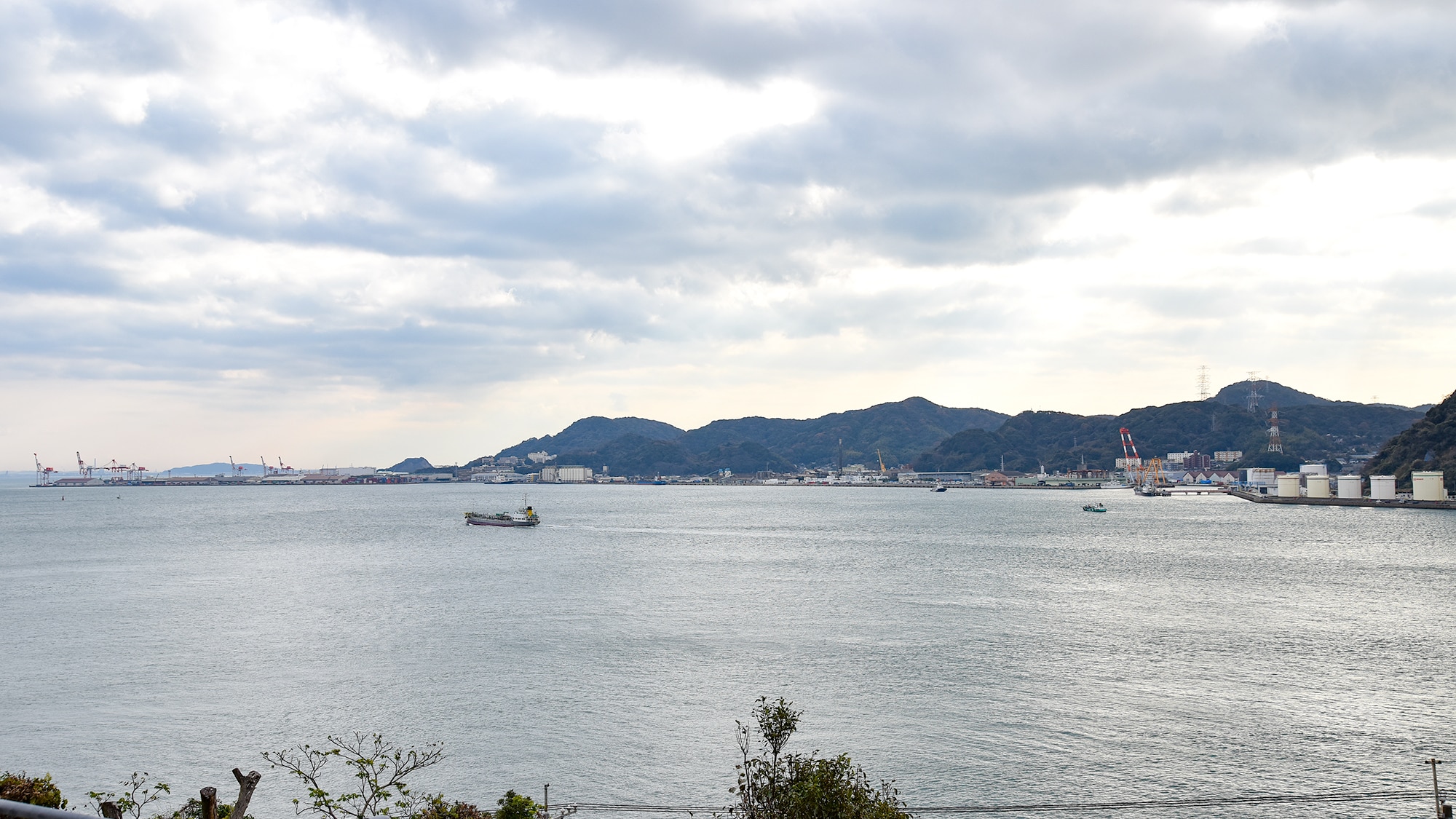 ※【客房例：7.5張榻榻米的日式房間】可欣賞到關門海峽悠閒流淌的美景。