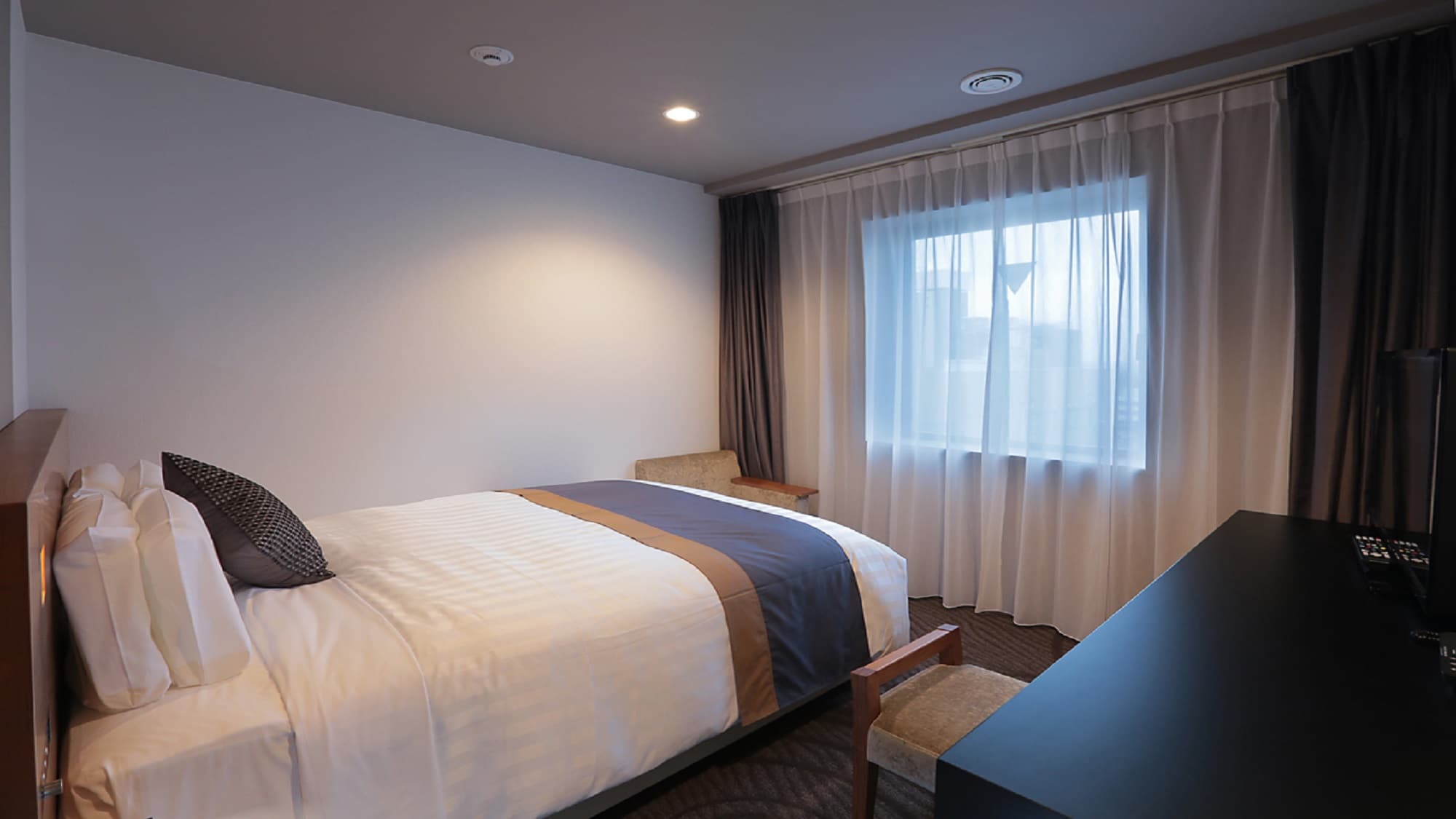 Semi-double room