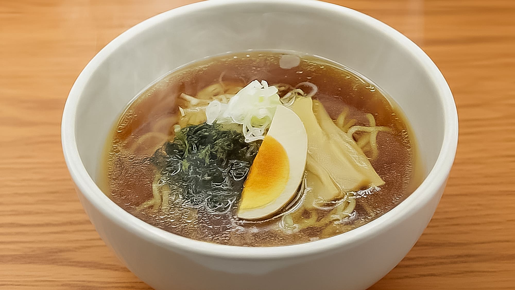 บะหมี่ทานตอนดึกกับไข่ลวก