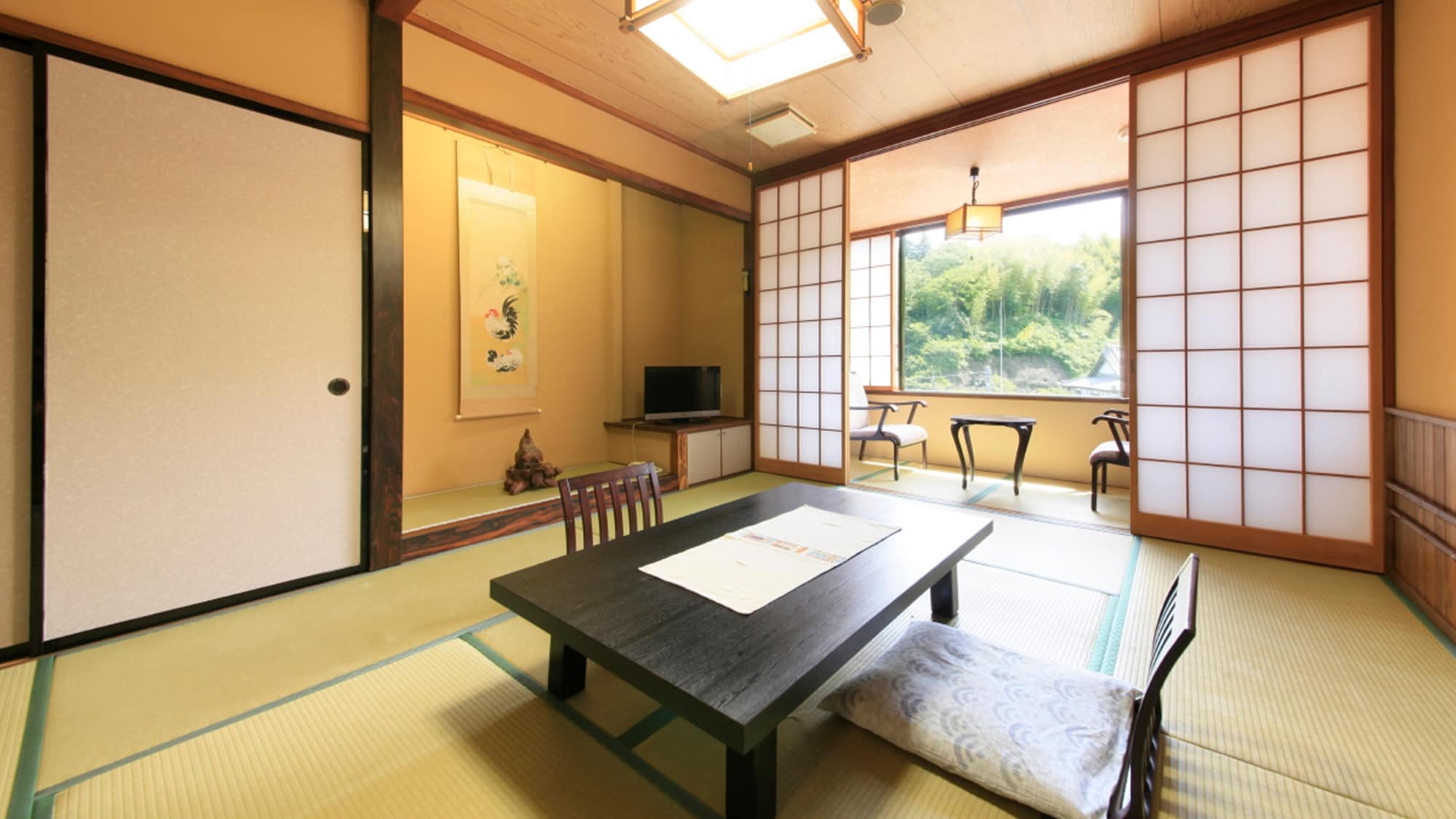 ■ [平靜的氣氛]日式客房（吸煙）*示例/請度過輕鬆的時光。