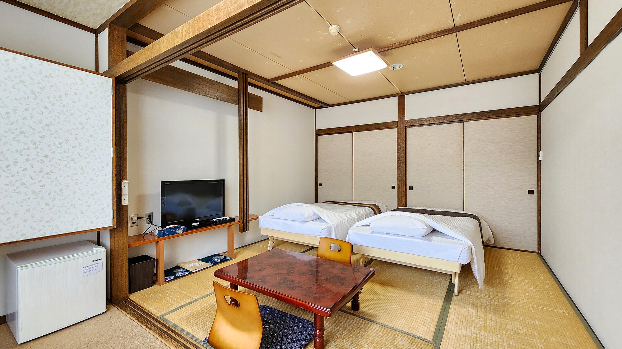 # [10 tatami mats] This is our standard type room that can accommodate up to 2 people.
