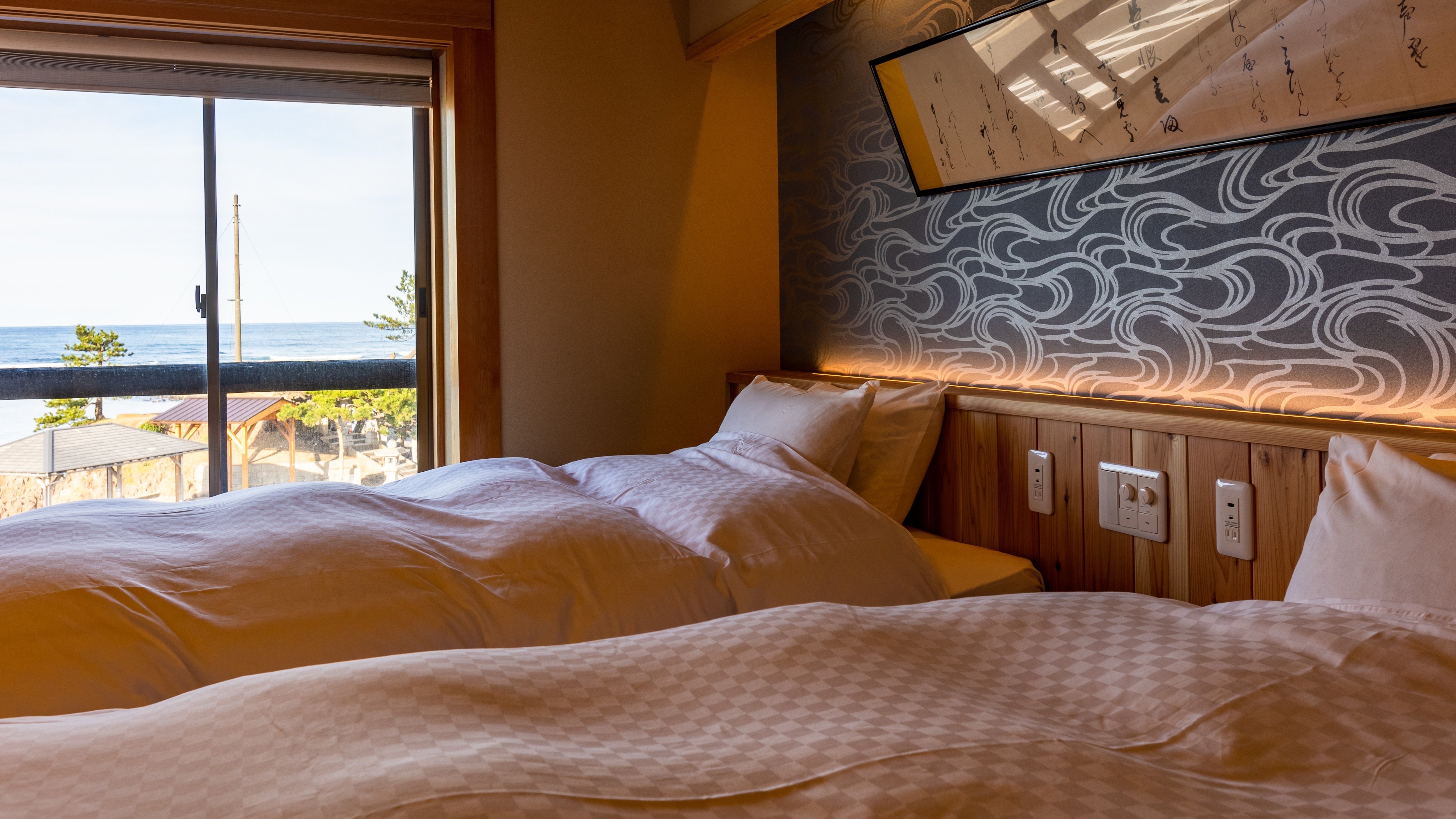 [Room with bed "Iso no Nami"] A large room with a Japanese-style room and a twin bed, renewed in January 2023.