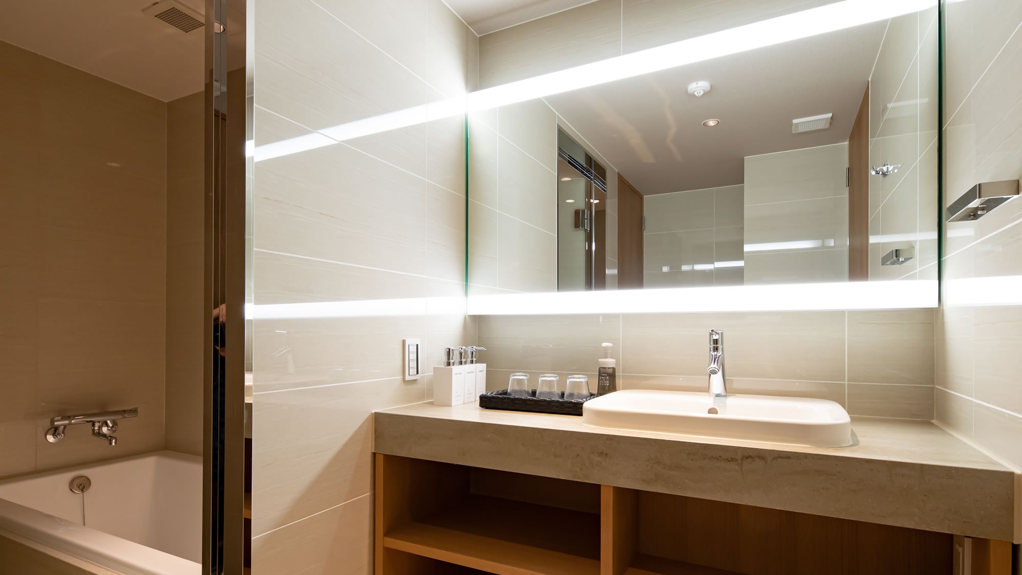 Deluxe Twin Bathroom