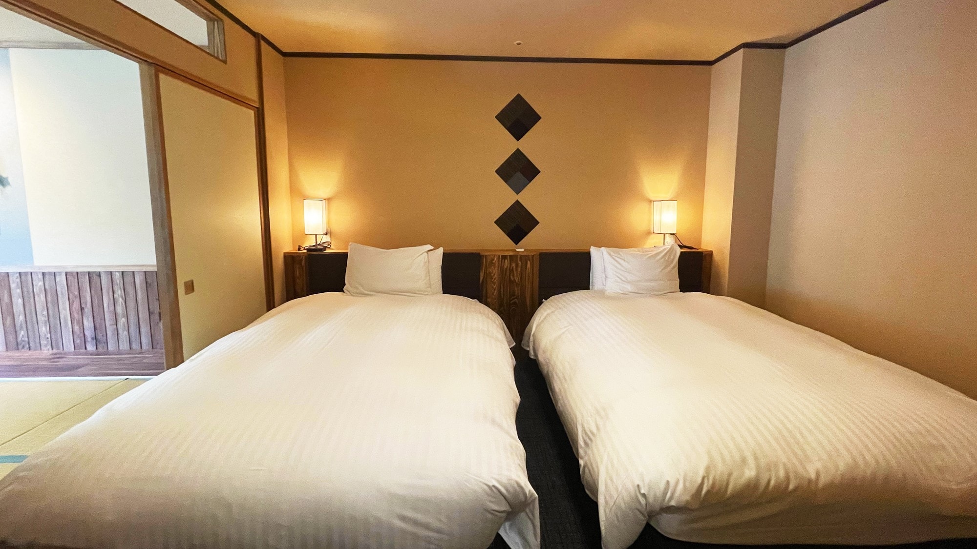 * [Modern Suite] Japanese-style room 12.5 tatami mats + twin beds ◆ With shower
