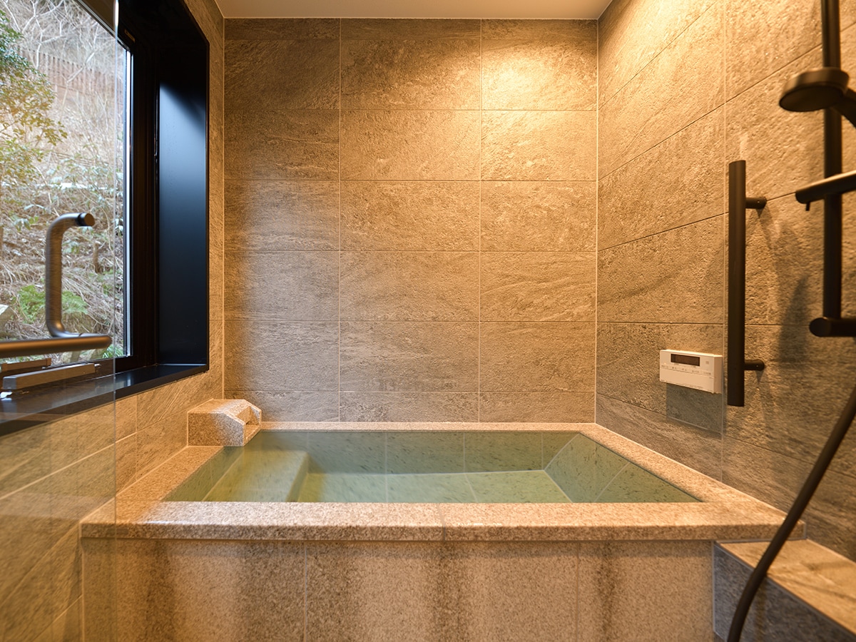 Hot spring in the spa room