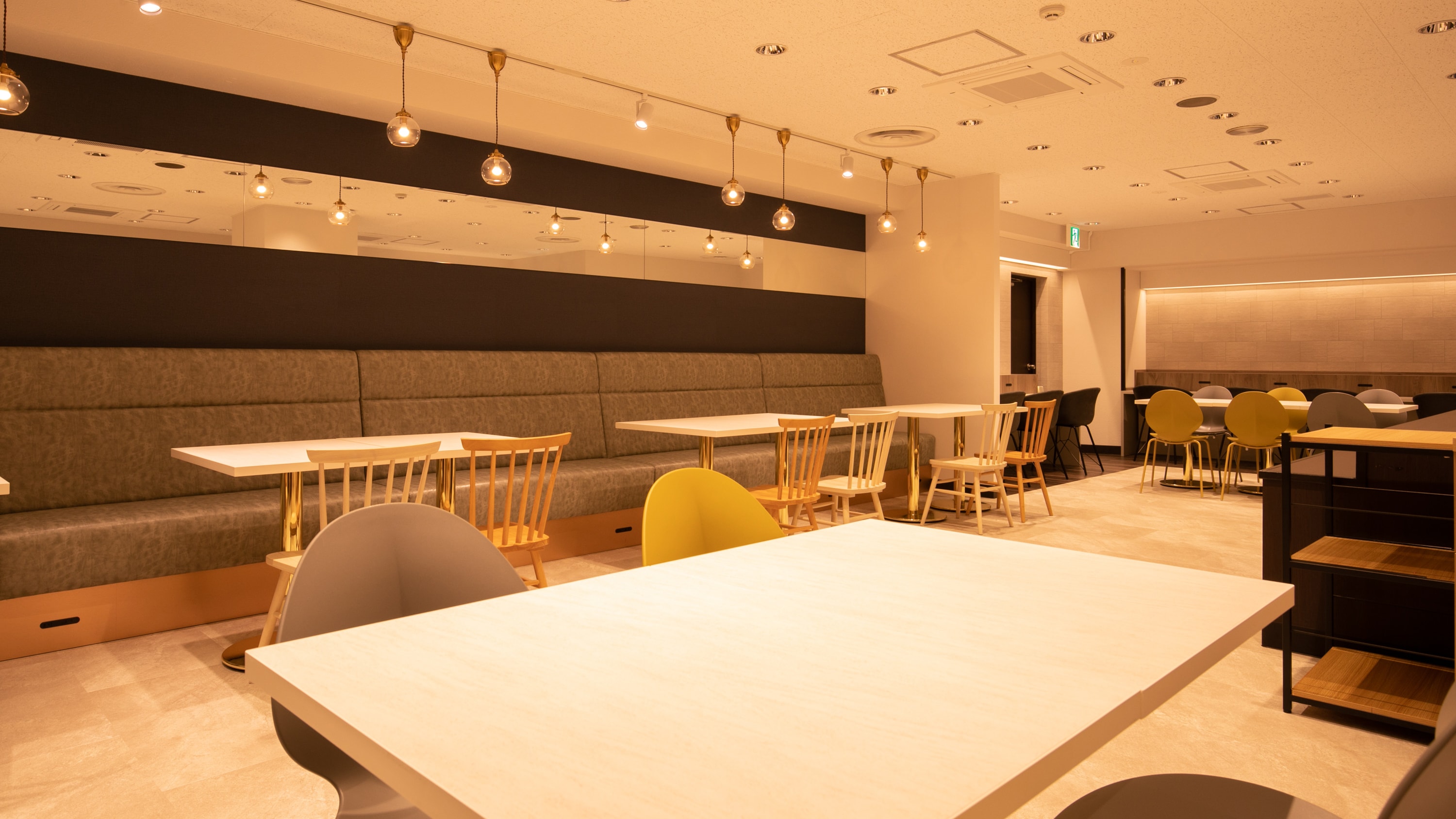 Breakfast venue / Guest lounge