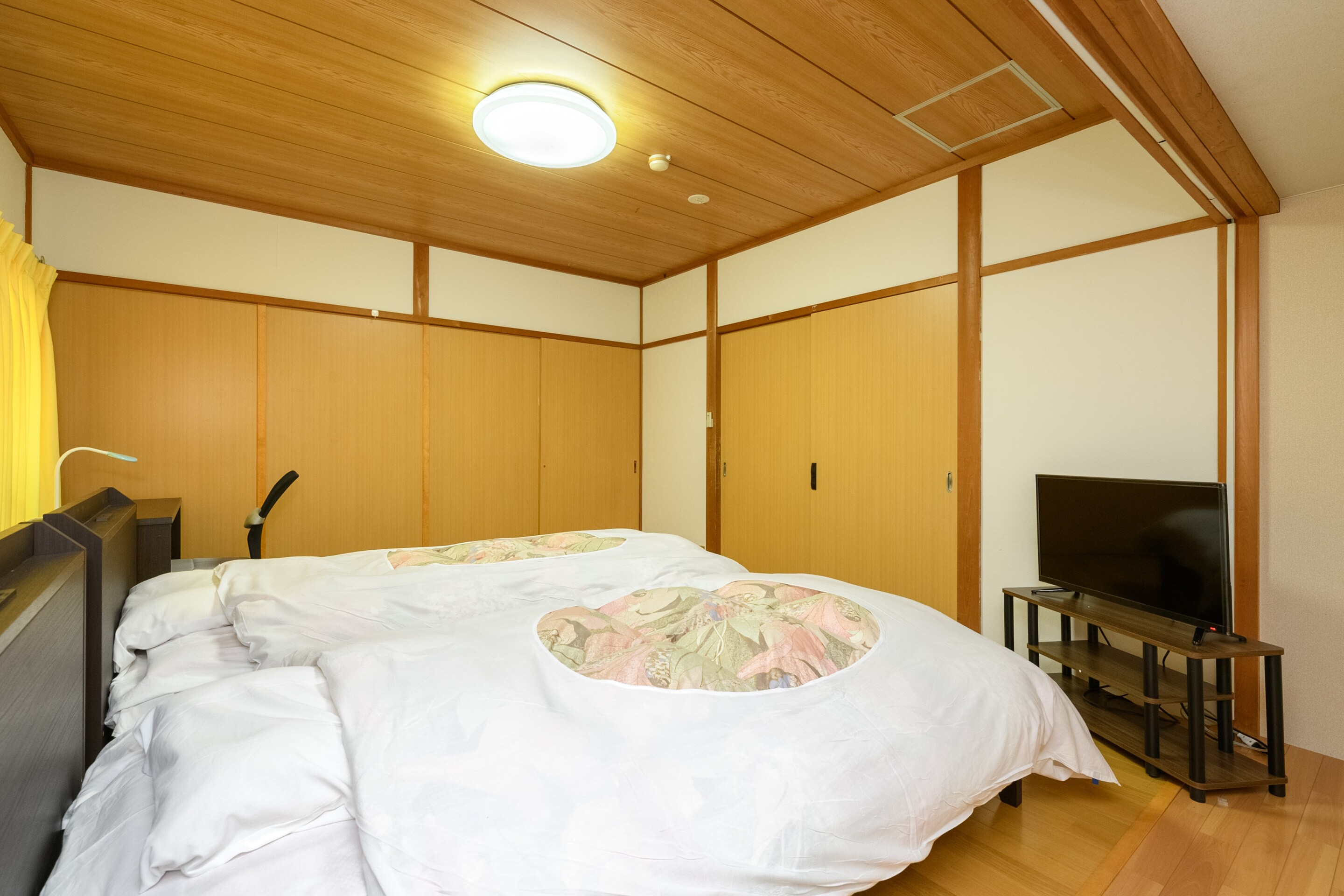 [Non-smoking] Twin room (no bath or toilet)