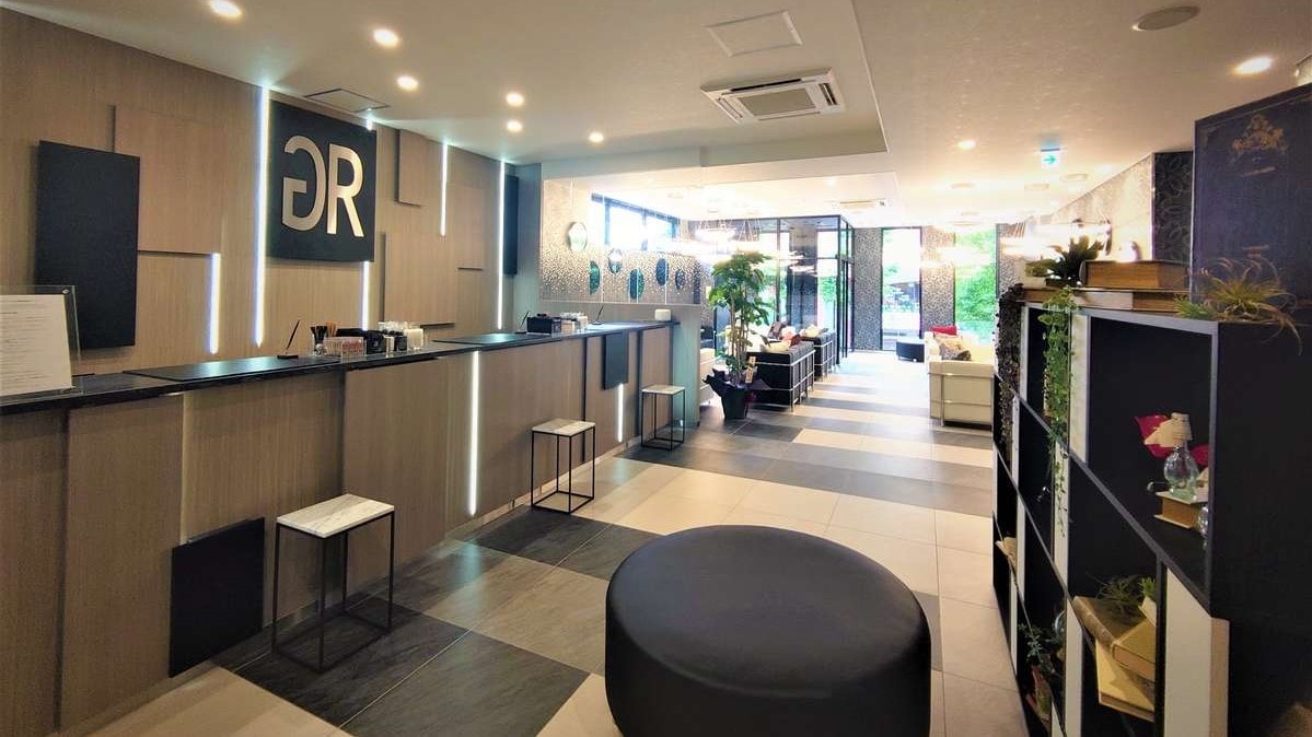 2F front lobby