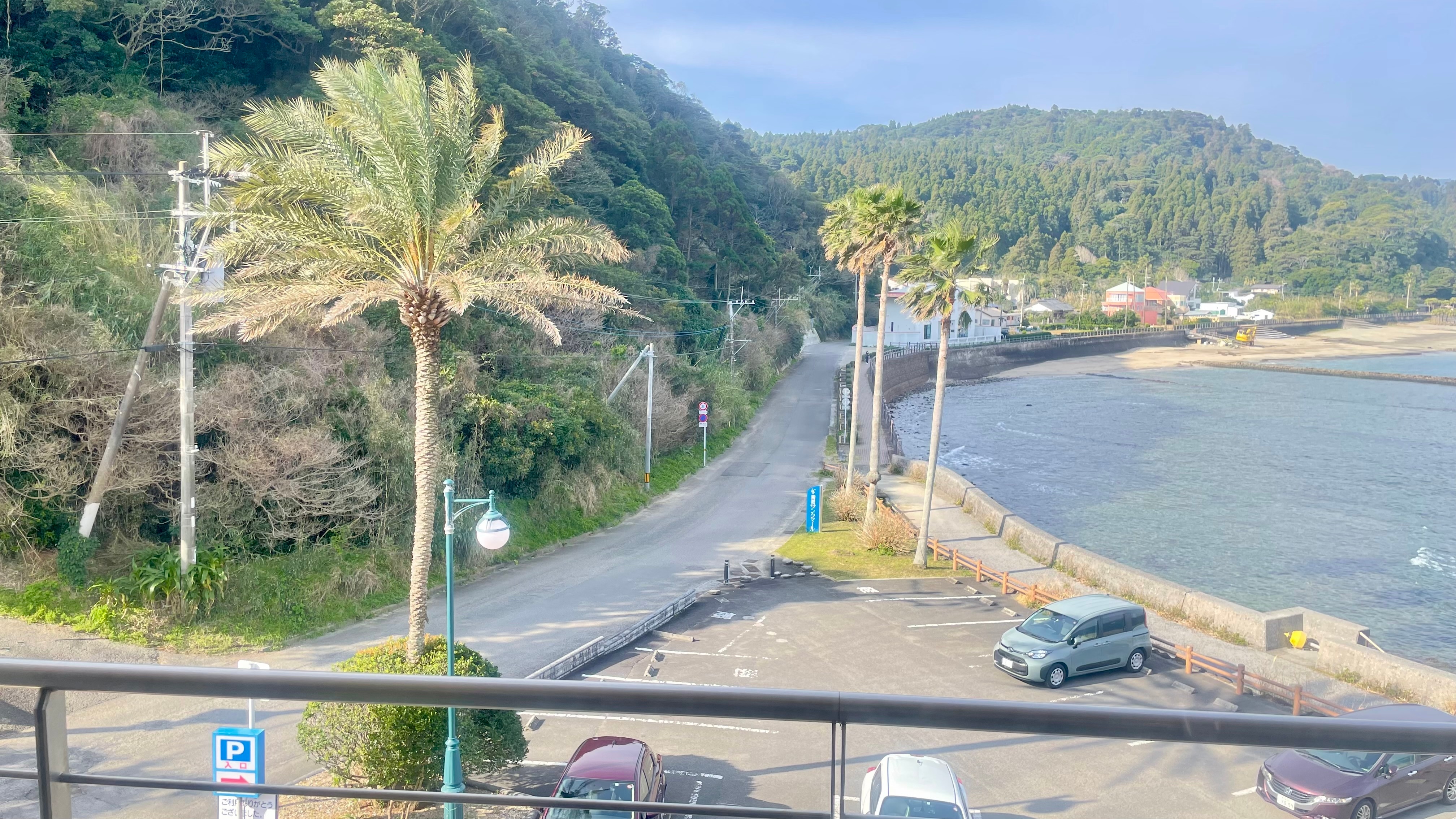 Pemandangan dari ruang bergaya Jepang-Barat seluas 12 tatami