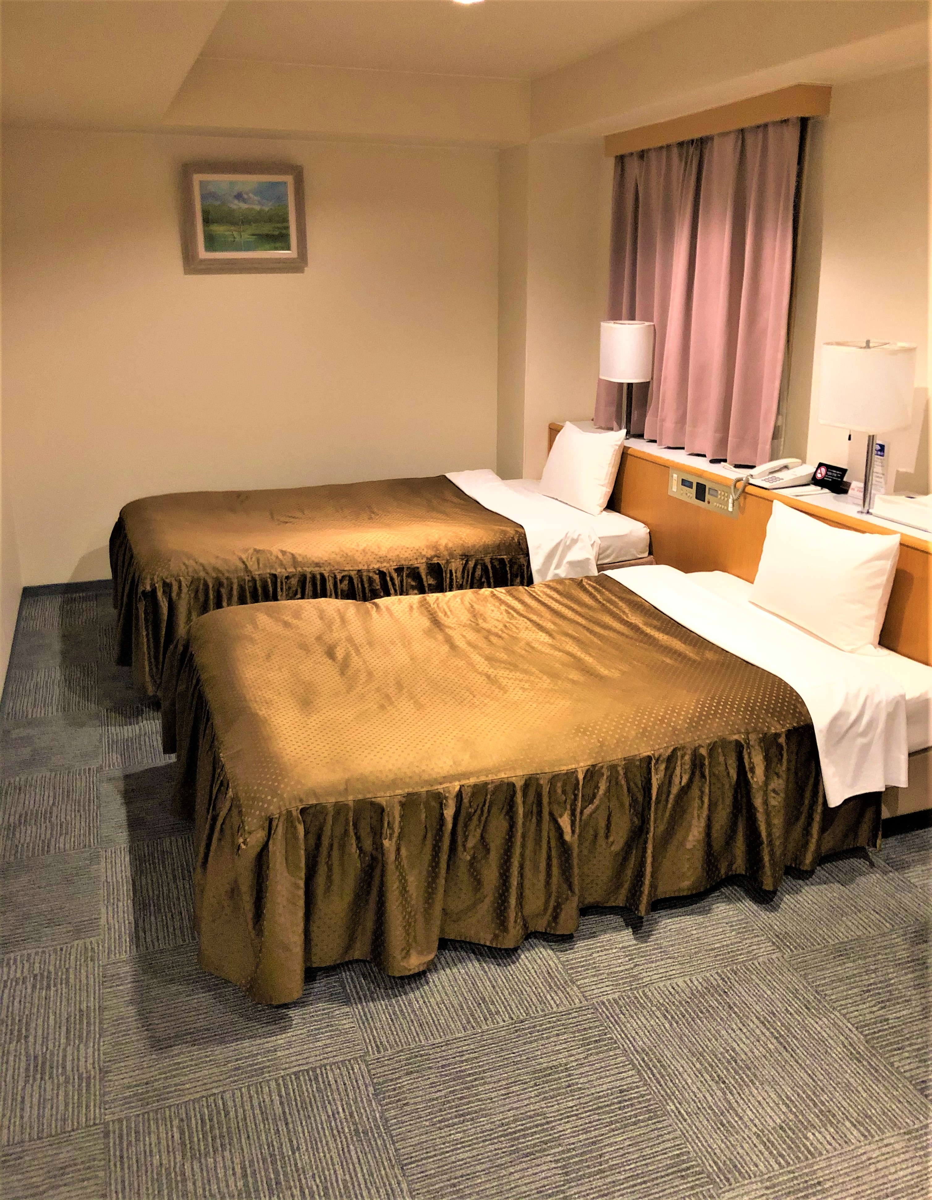 Room (twin)