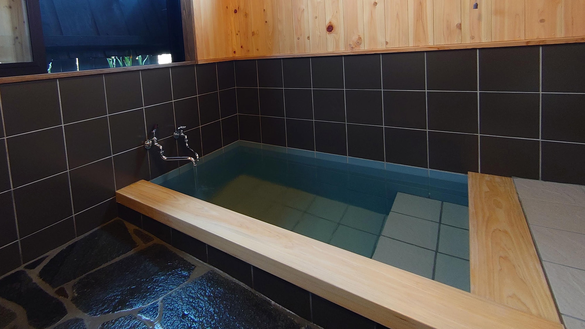 [Yusu no Ma]: Indoor bath