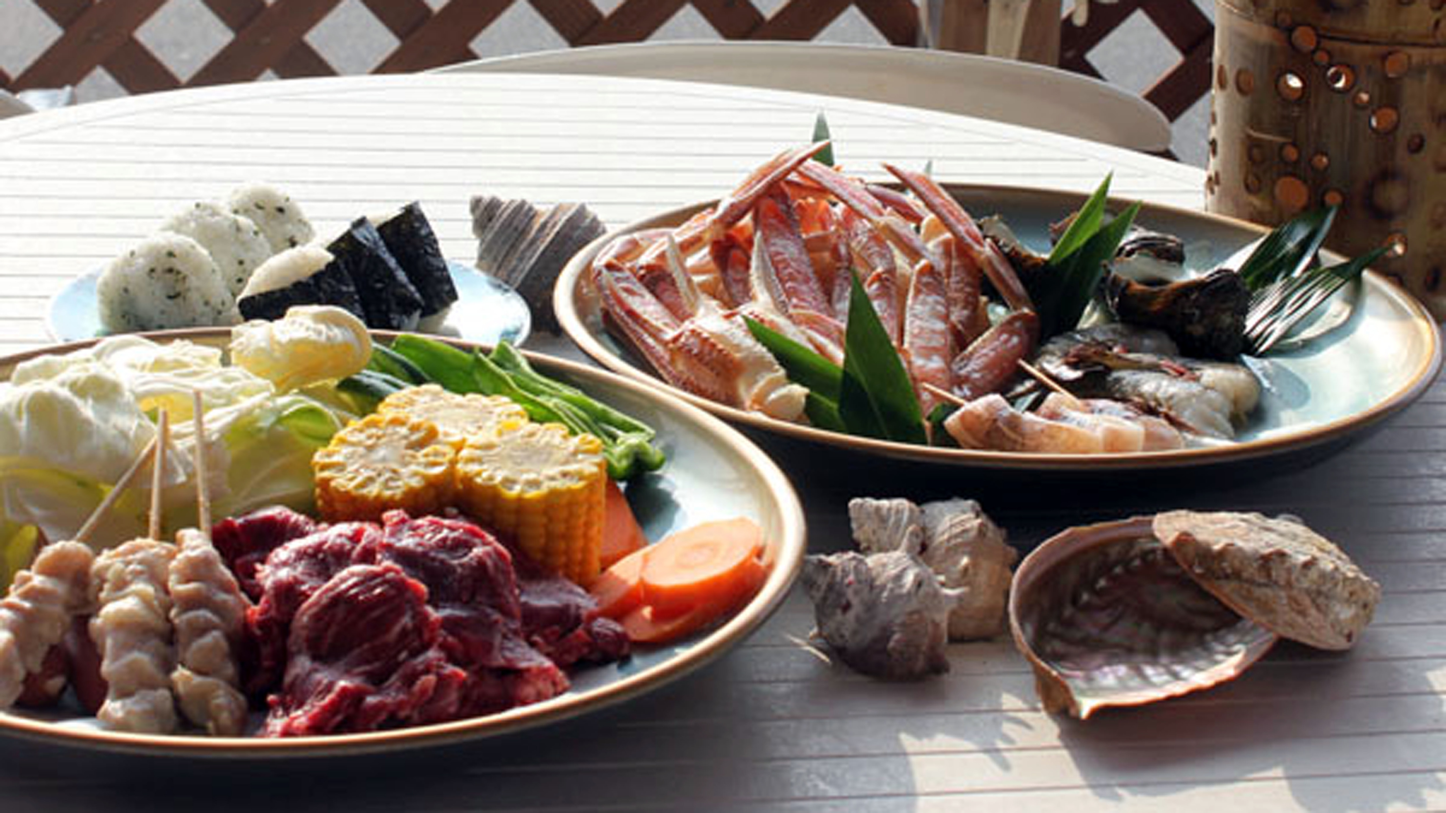  Thưởng thức tiệc nướng BBQ trên bãi biển với làn gió biển dễ chịu