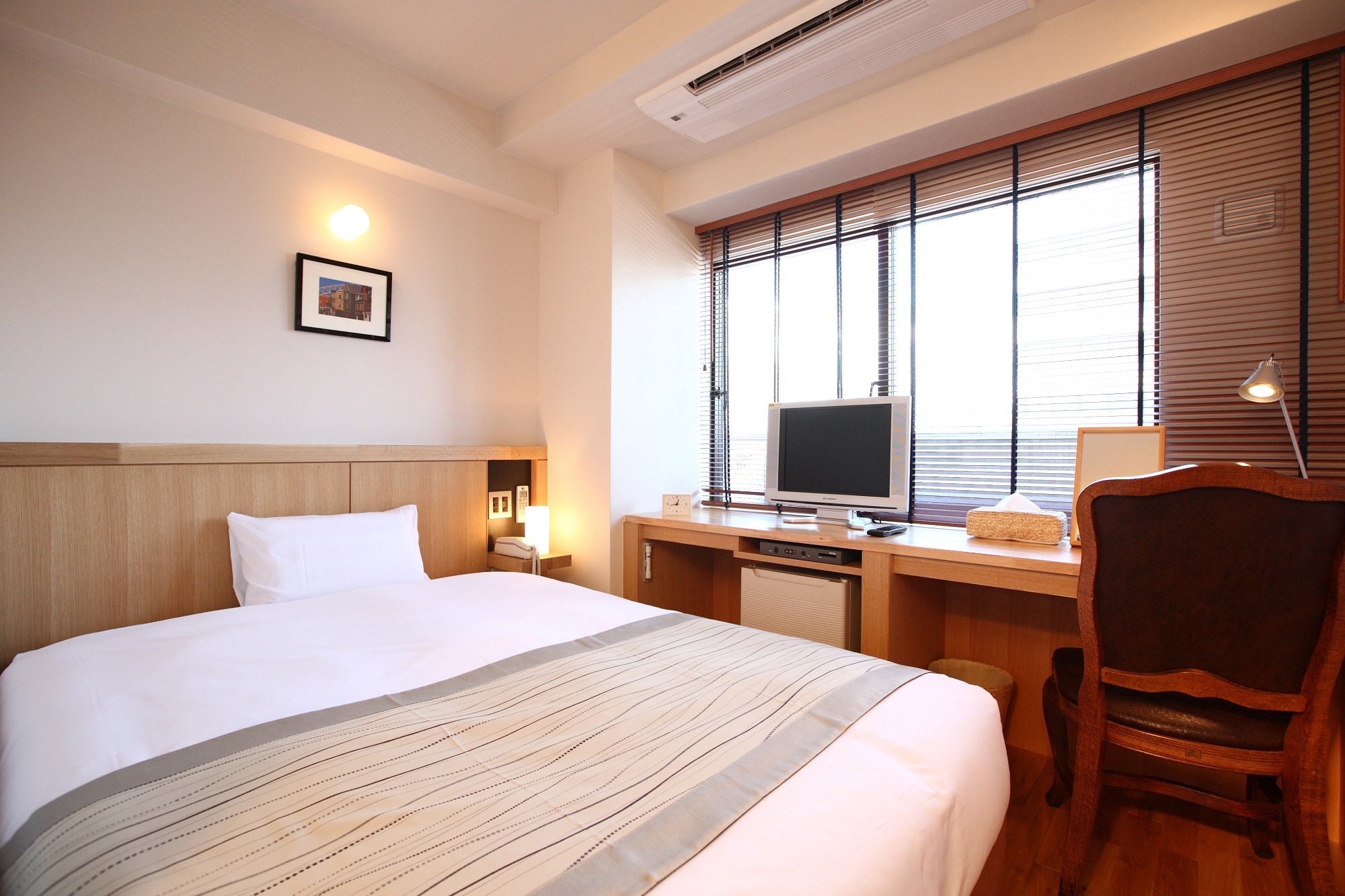 Kamar Double Standar