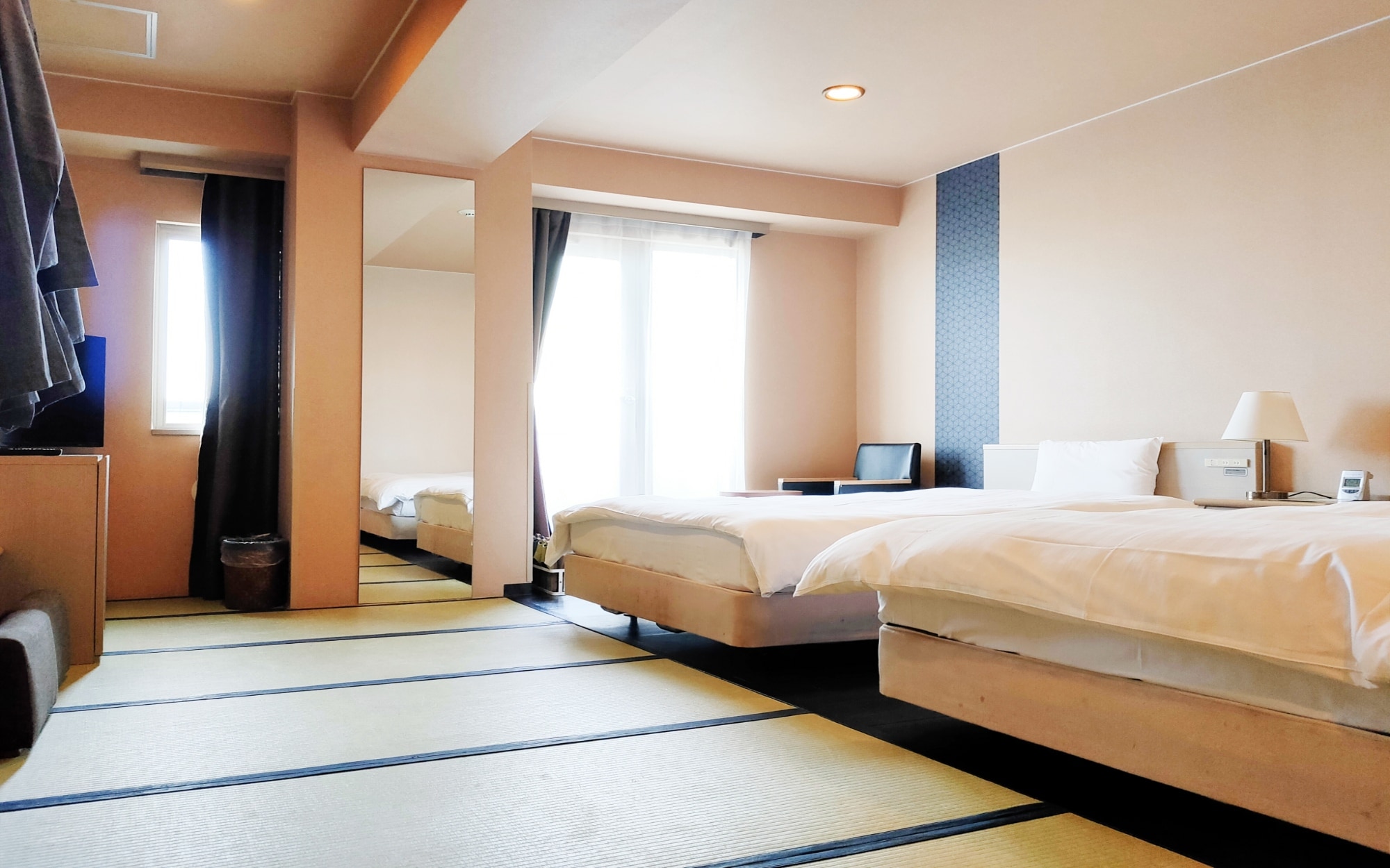 Good view! ★ River side ★ ◆ No smoking ◆ Japanese and Western room 27 square meters