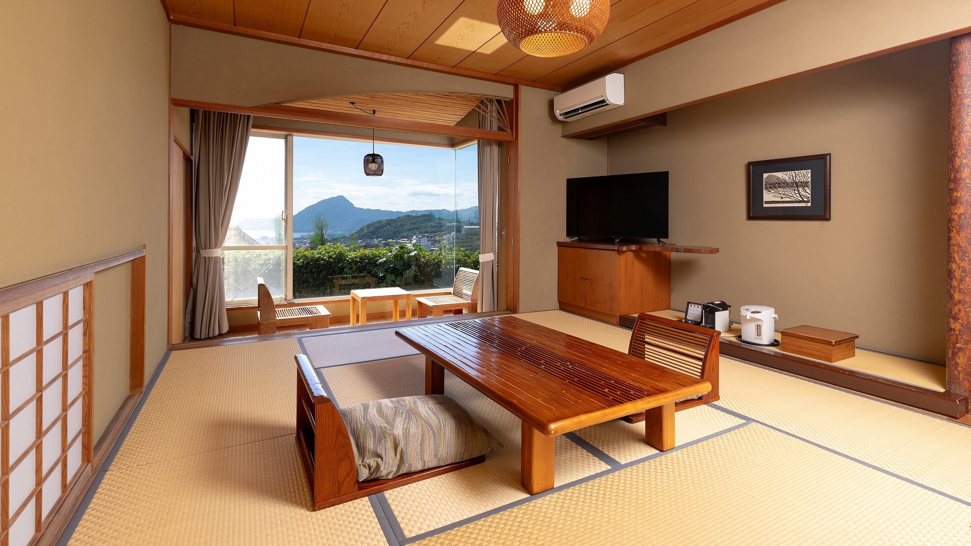 Japanese-style room with a nice view on the second floor