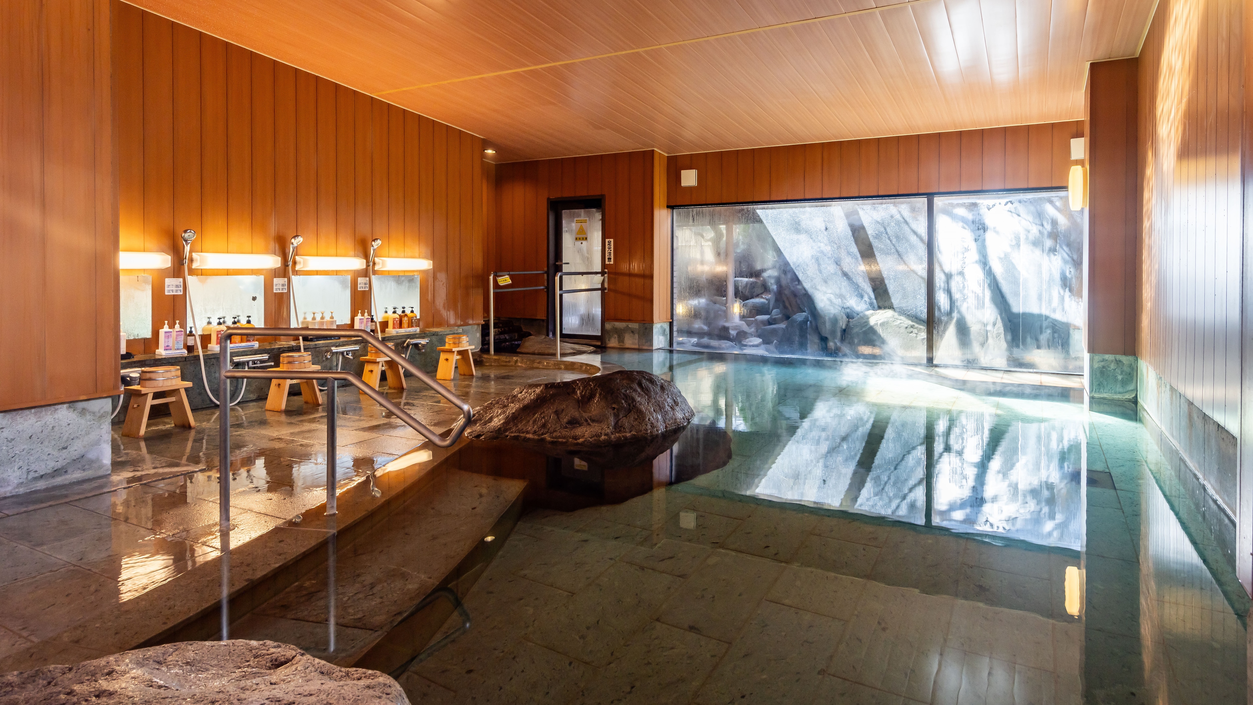 Large public bath, indoor bath <Tai no Yu (Sea Bream Bath)>