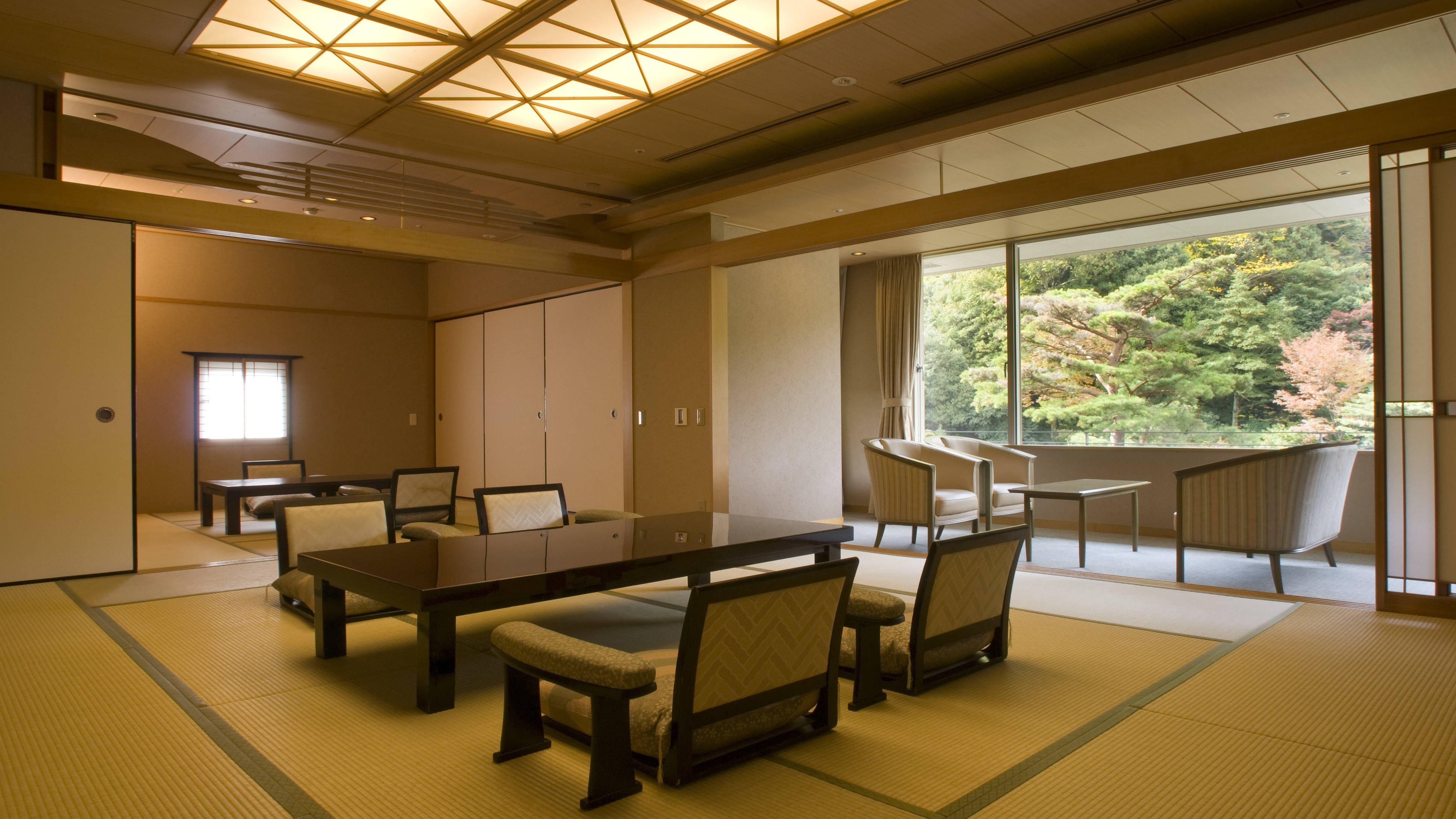 [Square room commitment] Special room ◆ 15 tatami mats + 8 tatami mats + wide rim (10㎡): Capacity 2 to 7 people [1 massage chair available]
