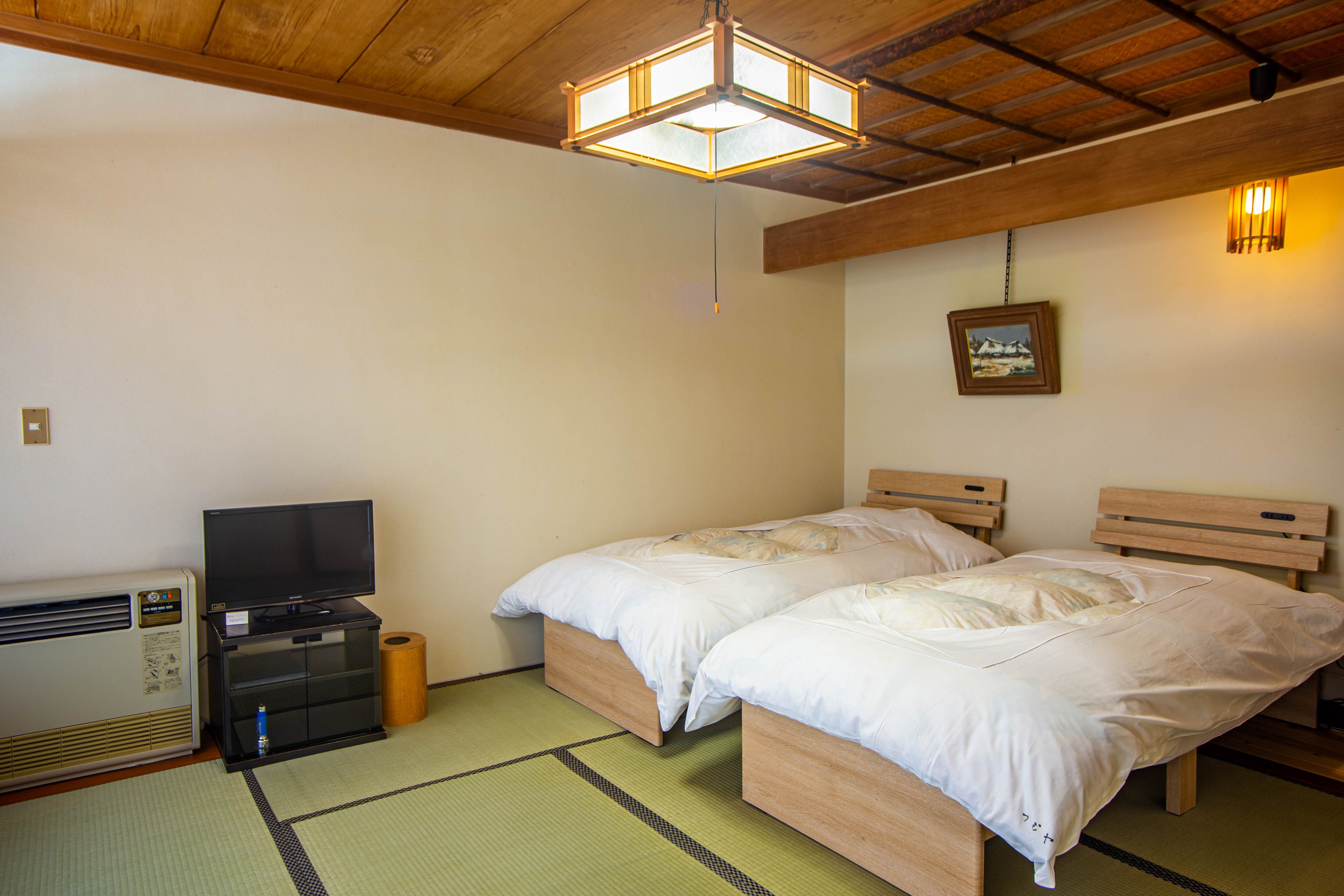 Japanese-style room (8 tatami mats) with natural hot spring bath
