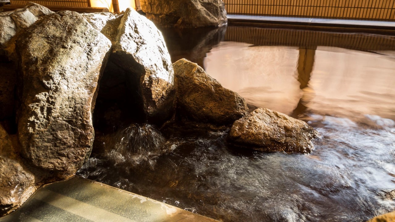 [Hokkaido Heritage] Mall Hot Springs <Shirakaba no Yu> [Opening hours] 15:00-10:00 the next morning