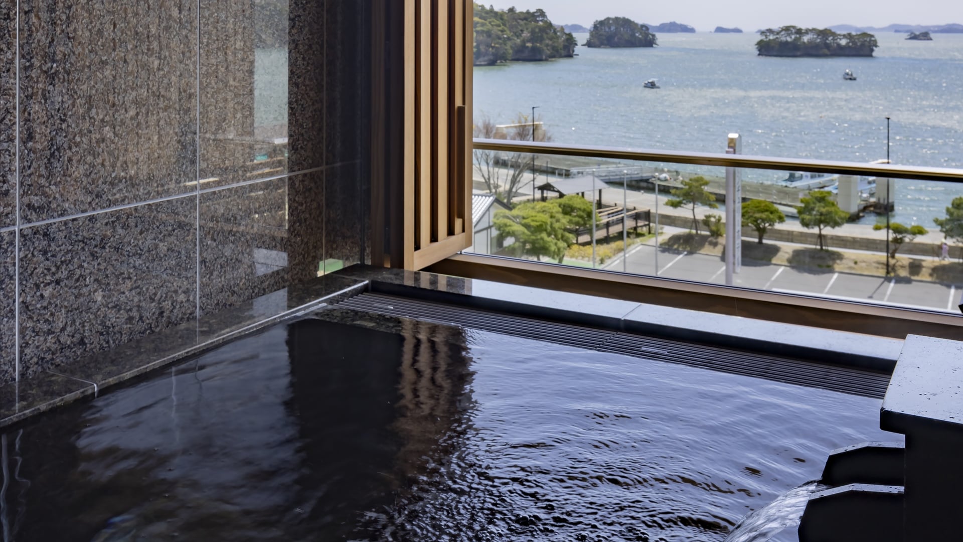 Premium Center Wing: Rooms with natural hot spring open-air baths - 28