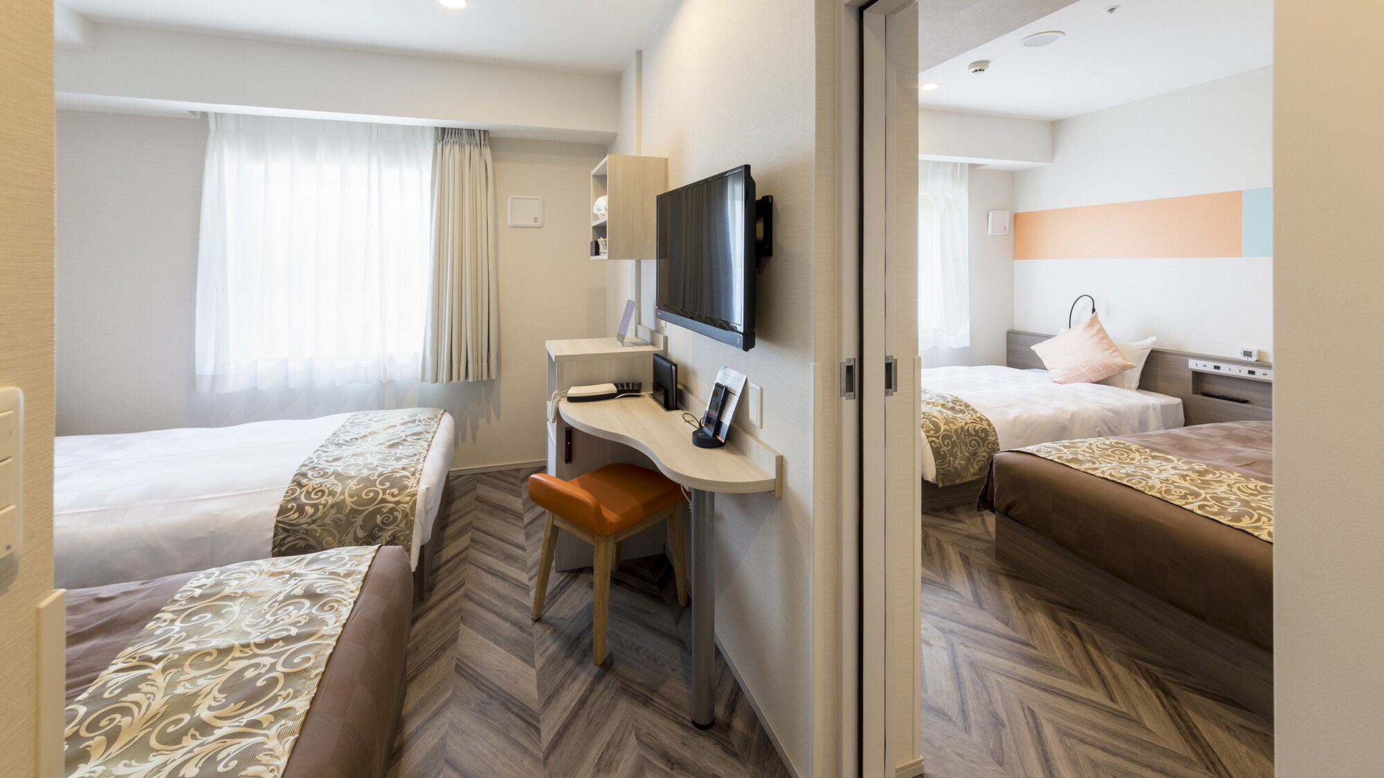 Kamar Terhubung