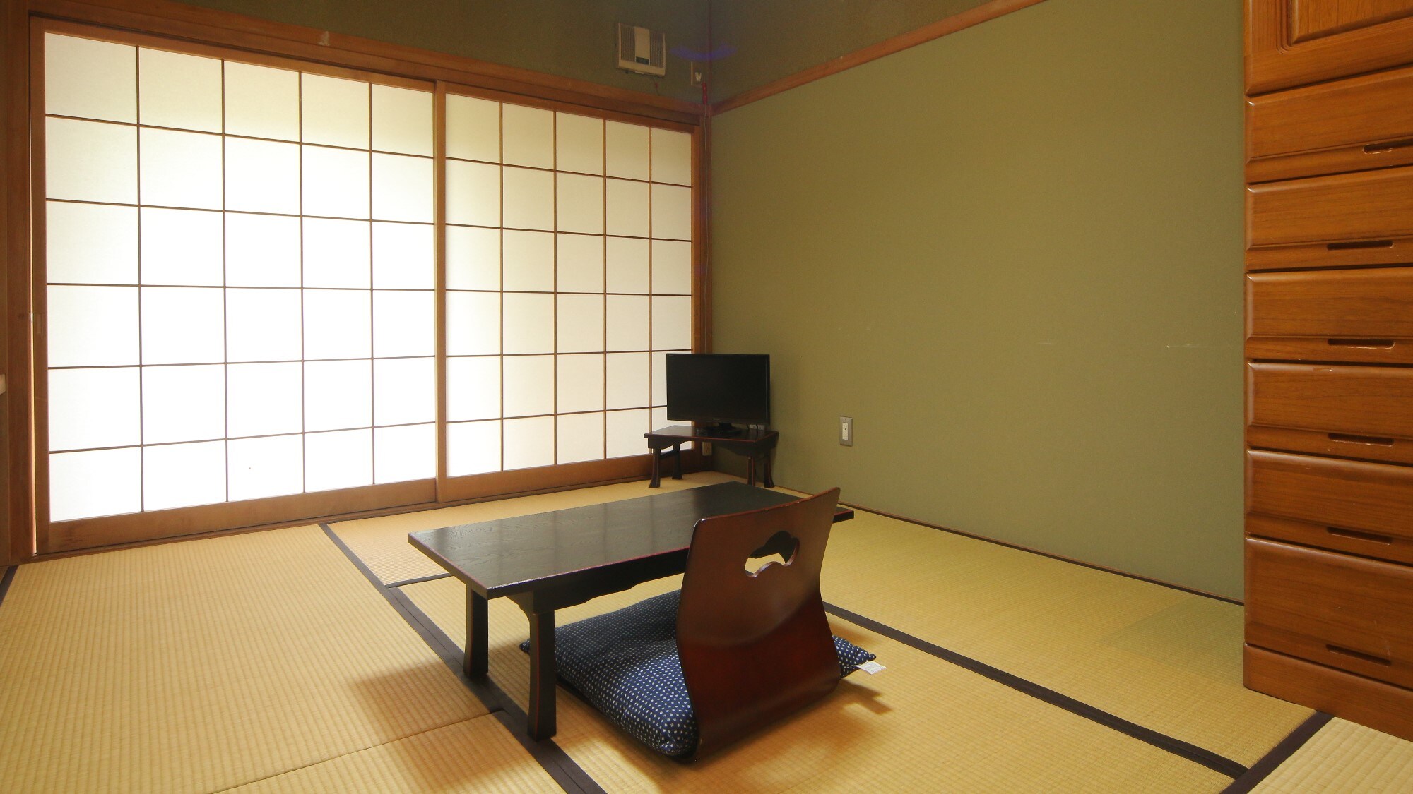 Ruang utama bergaya Jepang, 6 tikar tatami