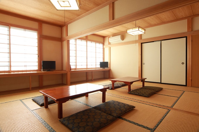 15 tatami Japanese-style room (7.5 tatami & times; 2)