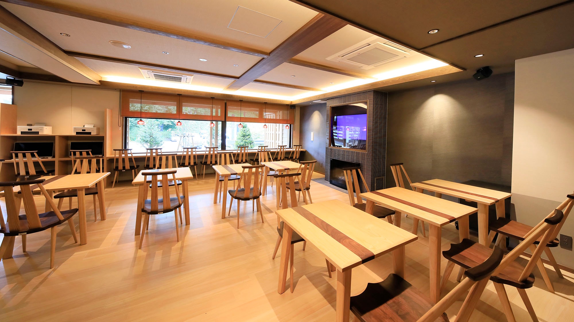 Cafe/lounge "Rin" can be used for breakfast buffets and as a place to relax after a bath