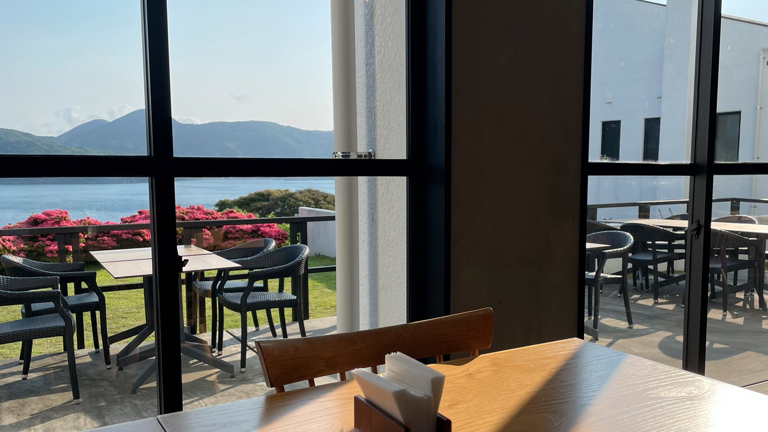 Inside the restaurant / Umi to Sora Maru to Hoshi (Sea, Sky, Maru and Hoshi) is a restaurant that mainly serves Japanese cuisine.