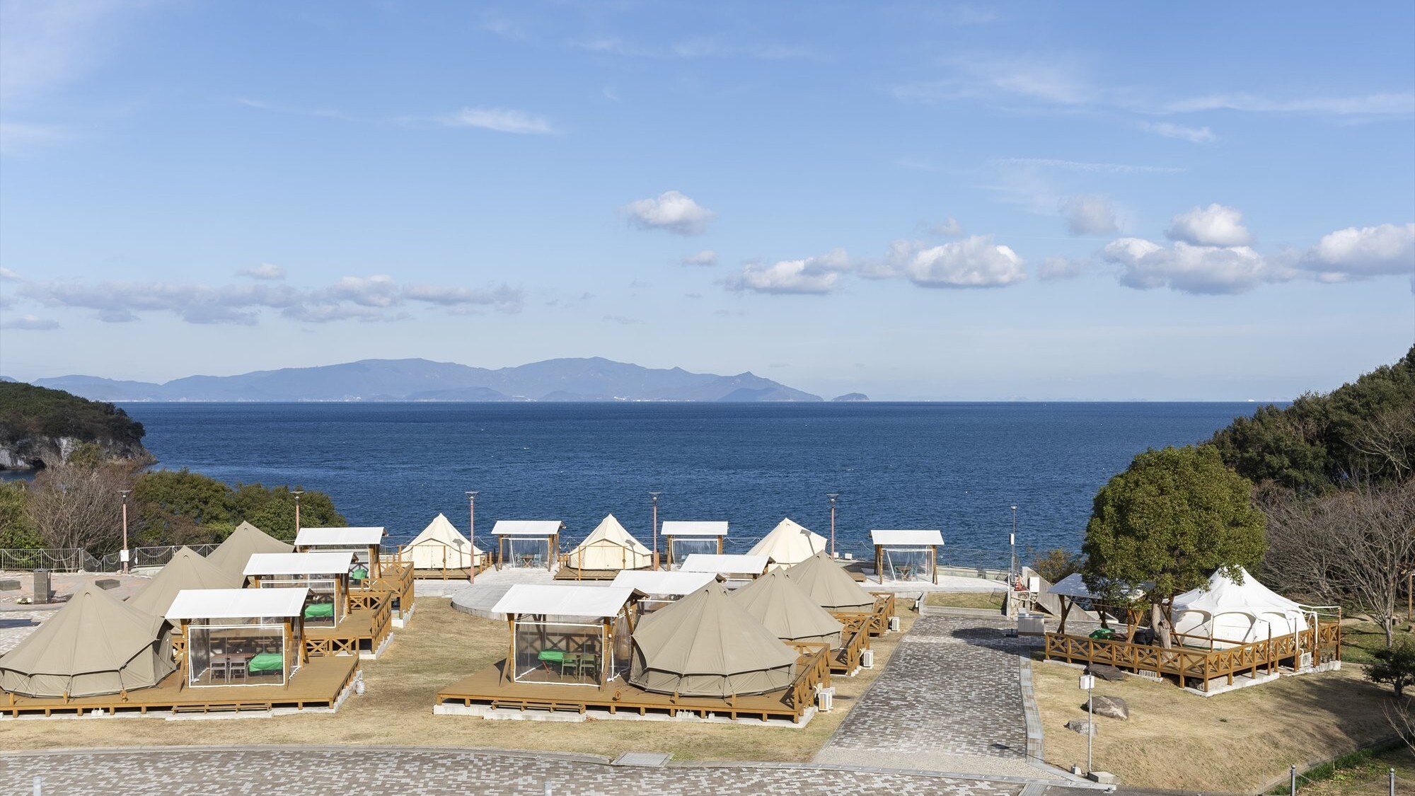 ◆ แกลมปิ้งริมทะเลที่รายล้อมไปด้วยธรรมชาติอันยิ่งใหญ่ของเซโตะอุจิ