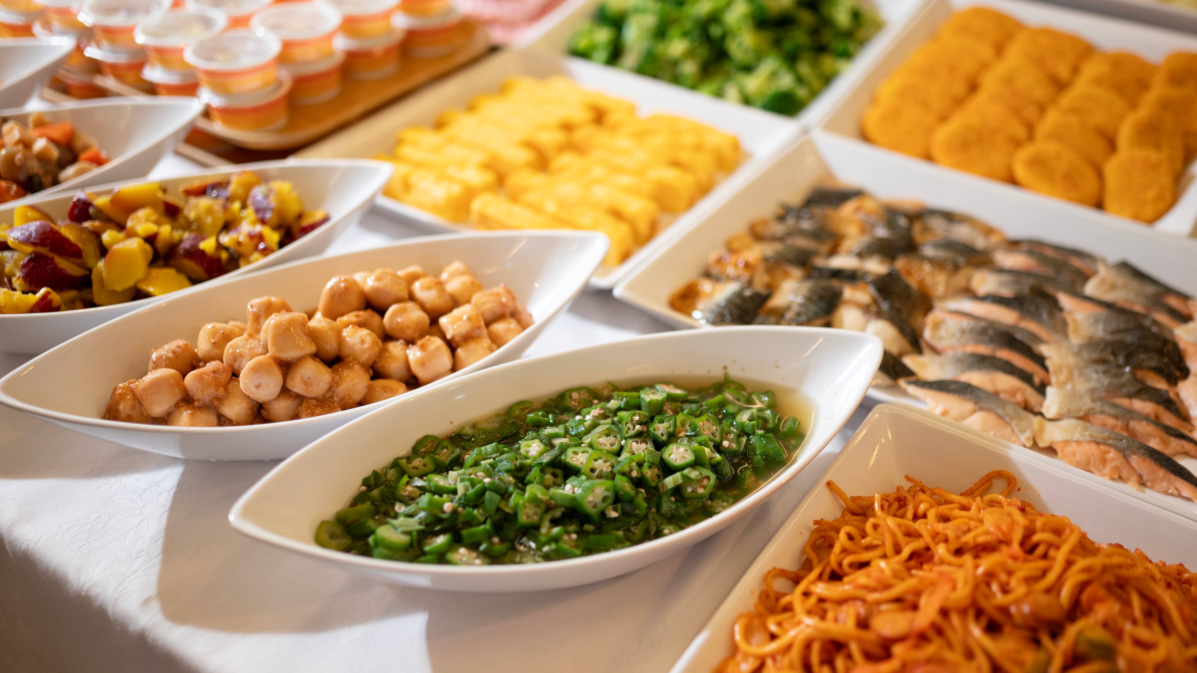 Image of a Japanese/Western buffet breakfast
