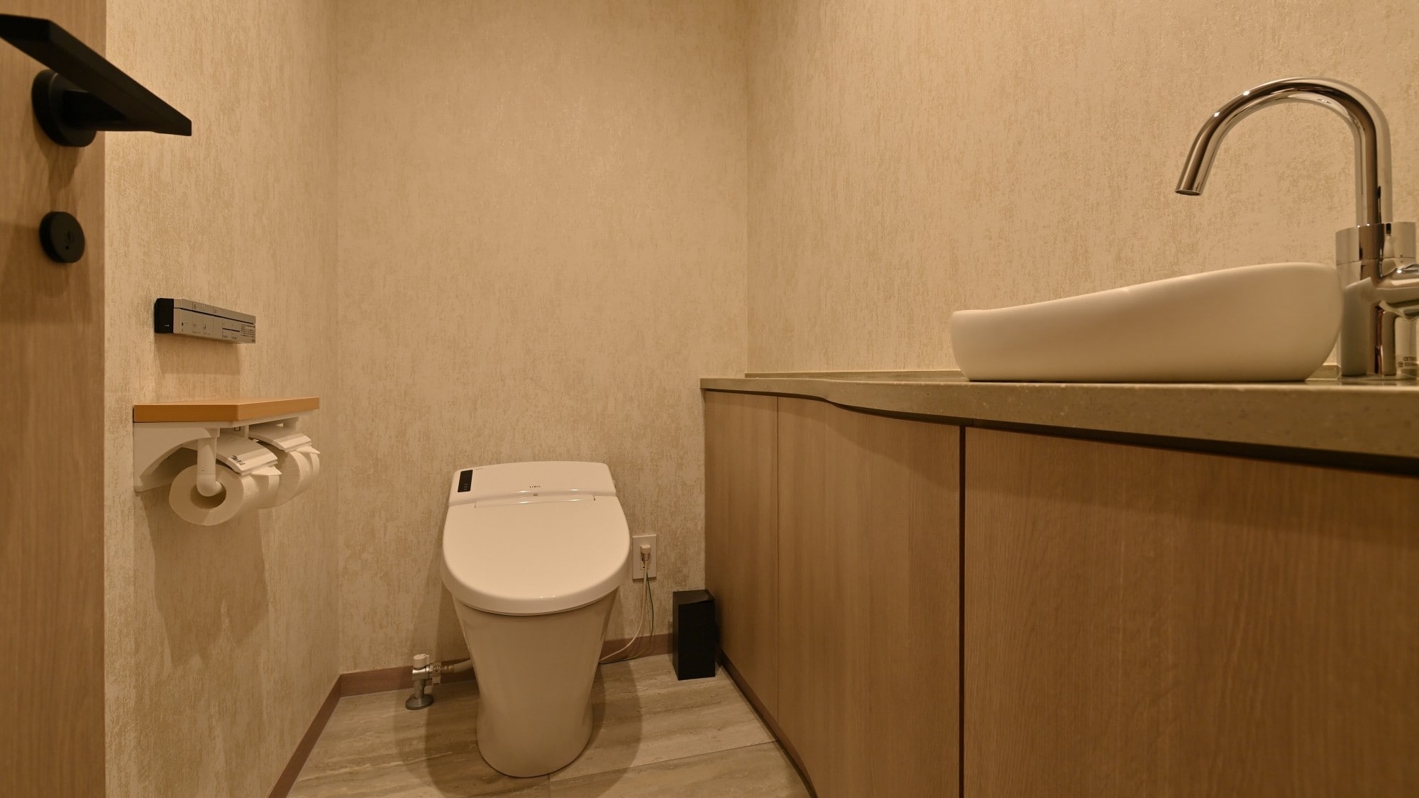 [Junior Suite] Phòng vệ sinh rộng rãi, sạch sẽ và thoải mái.
