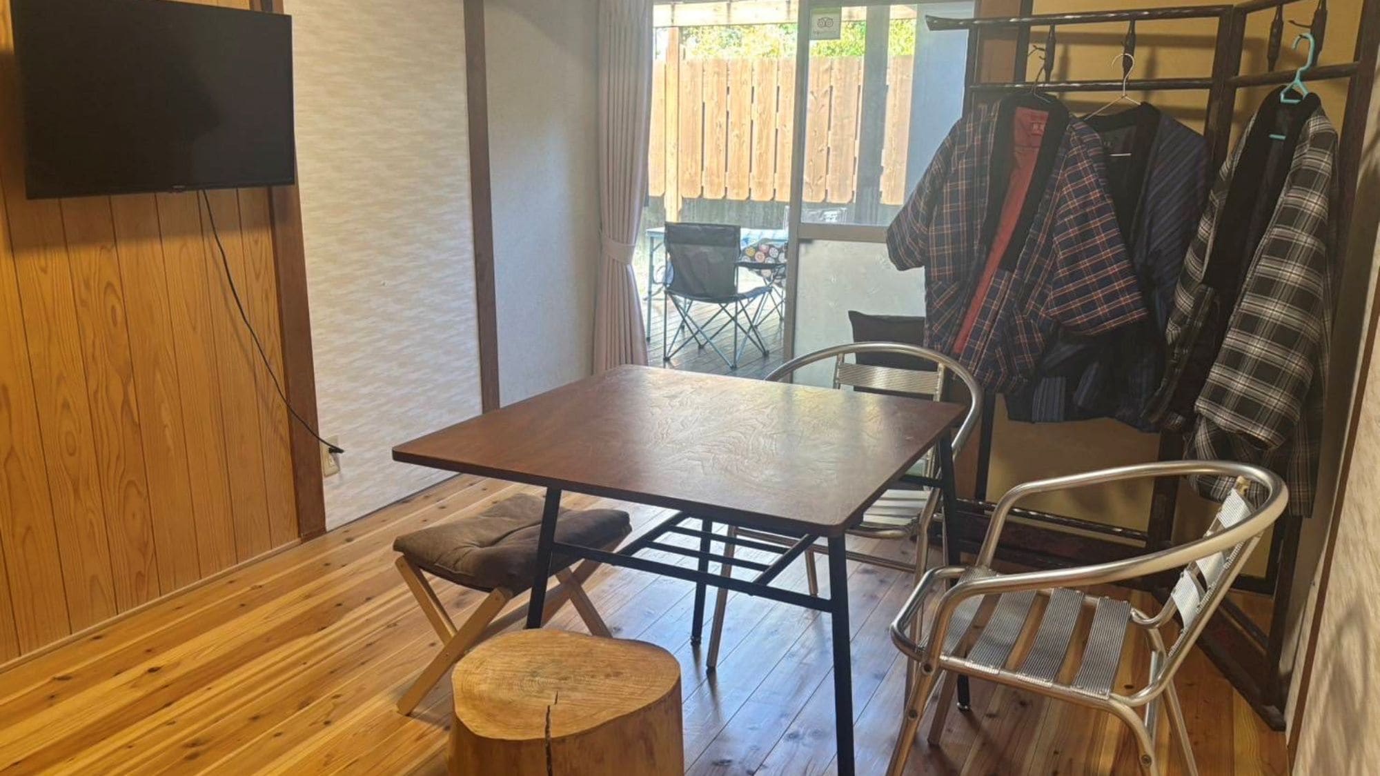 *[Gedung utama] Ruang tamu