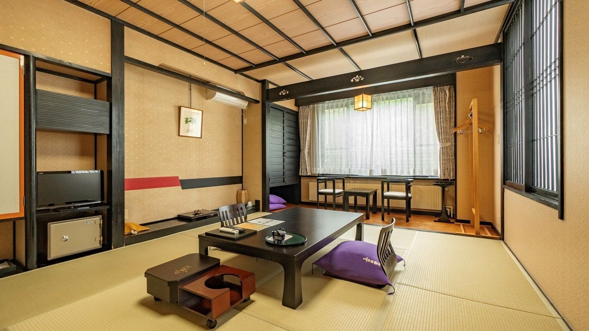 [8 tatami Japanese-style room] A standard Japanese-style room where you can relax with the scent of tatami mats