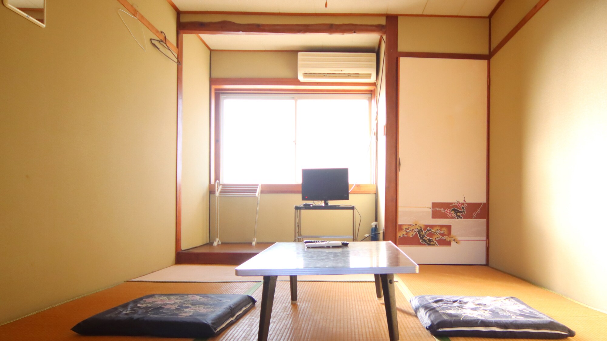 [Guest room example]