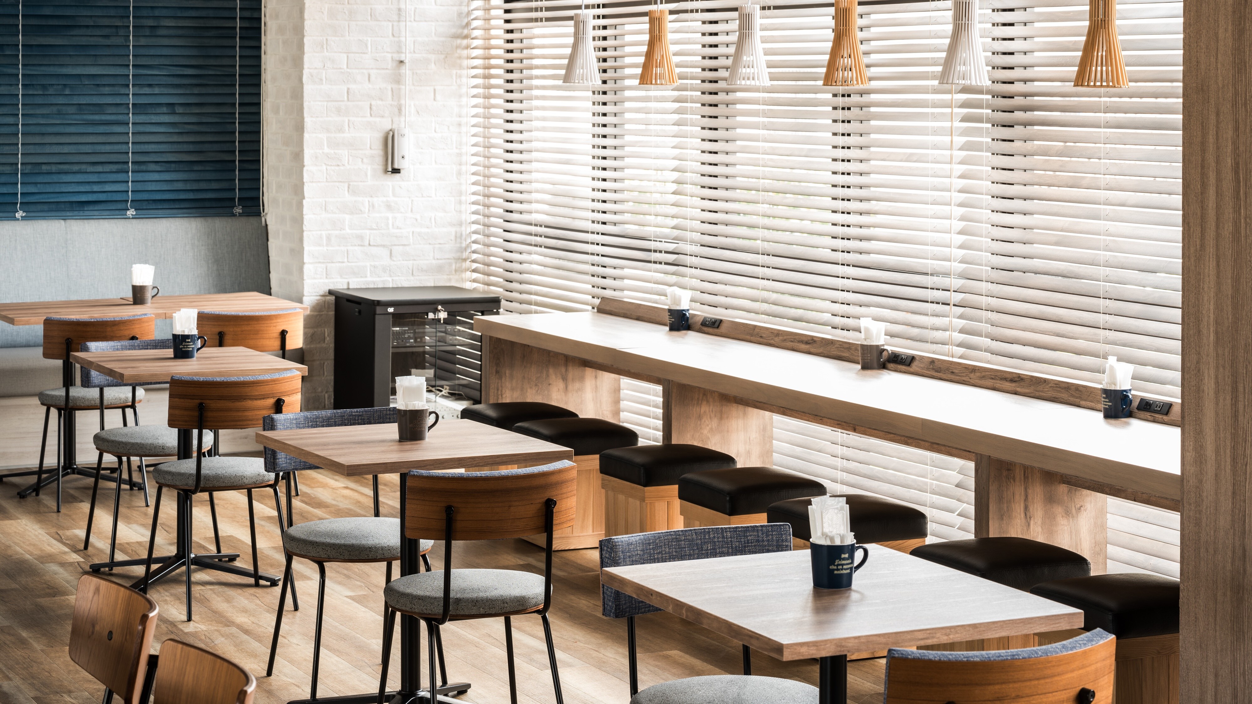 Second floor restaurant venue