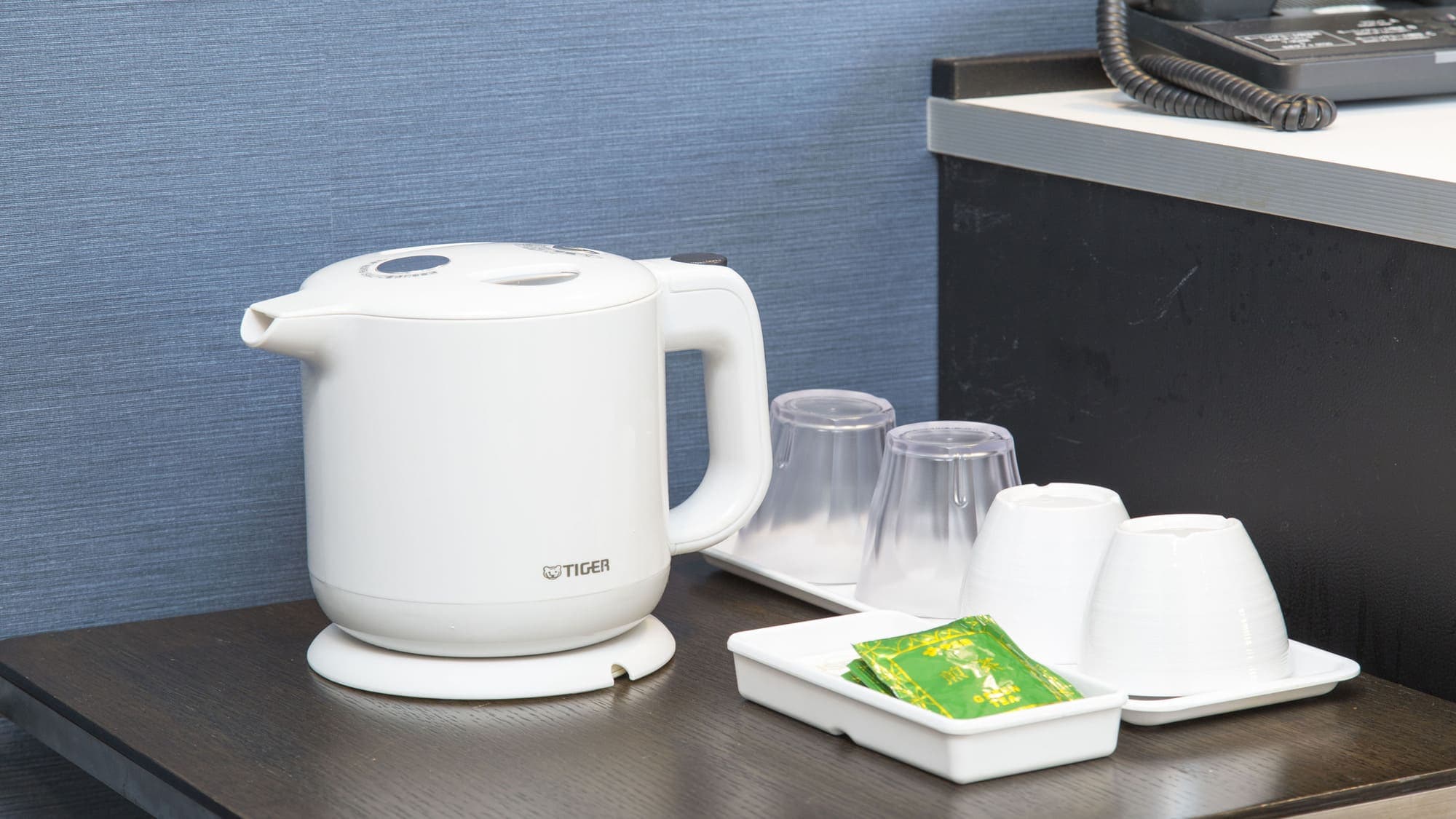 Guest room / electric kettle