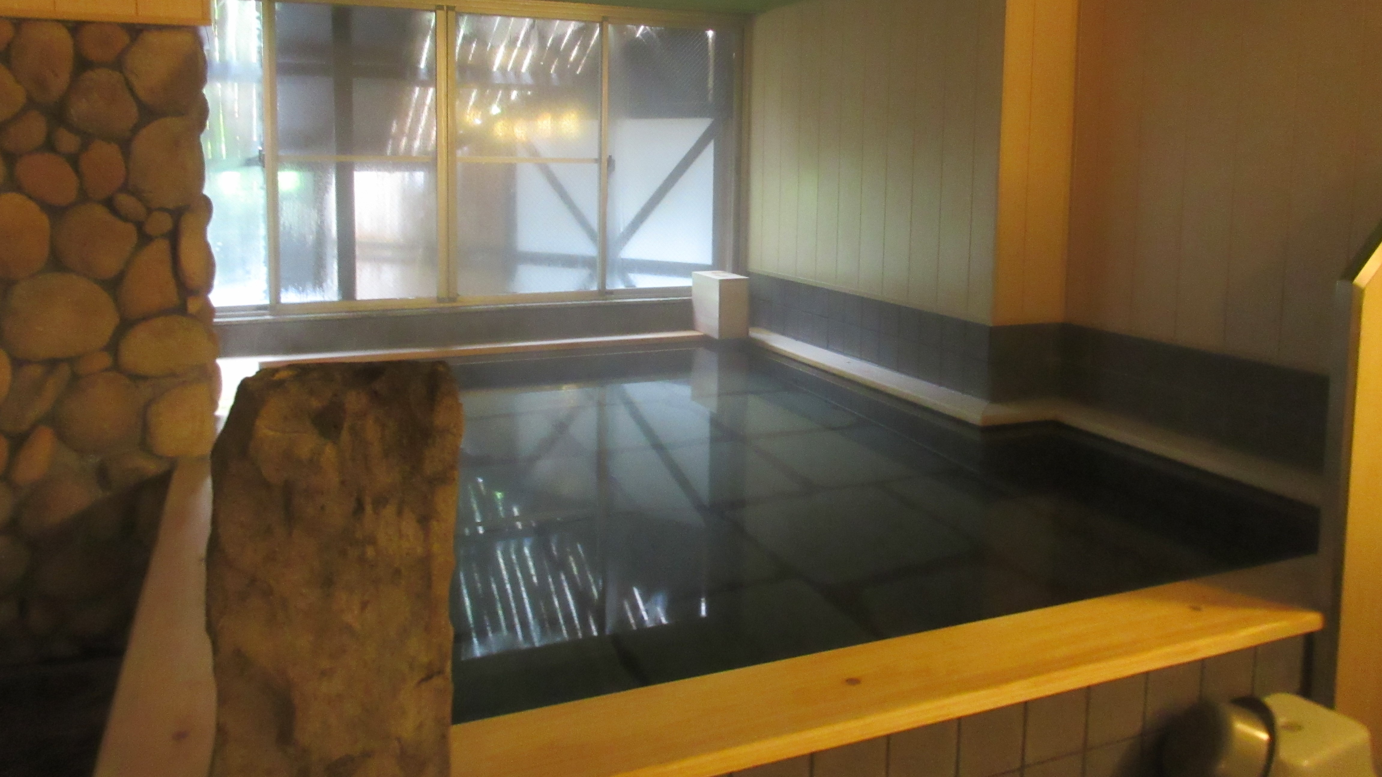 Men's large bath