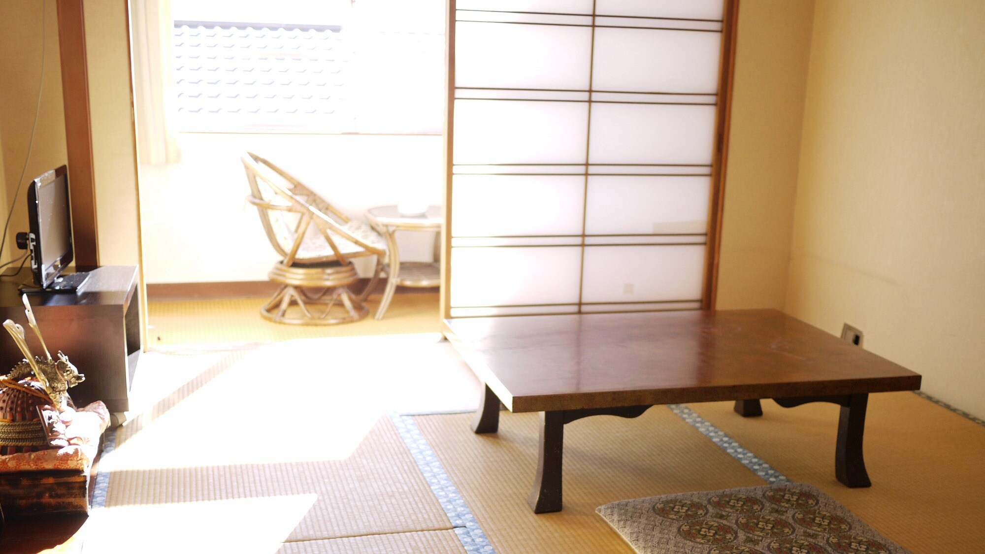 *Phòng theo phong cách Nhật Bản (8 tấm chiếu tatami)/Ánh sáng mặt trời tràn vào. Dành cho du khách đi một mình, du khách đi công tác và các cặp đôi.