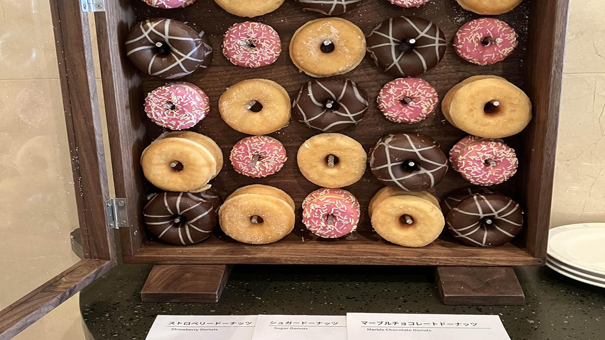 [Breakfast Buffet] Perfect for a morning snack! Small, easy-to-eat wall donuts