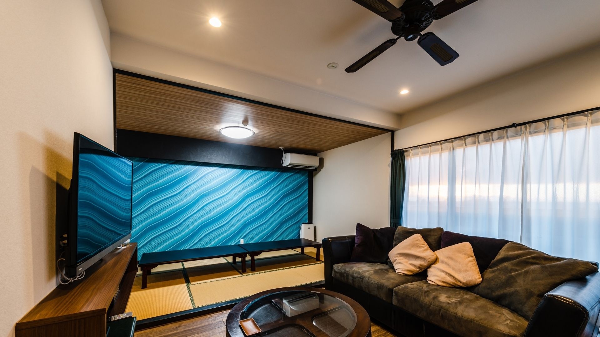 Deluxe Room Living Room & Japanese-Style Room