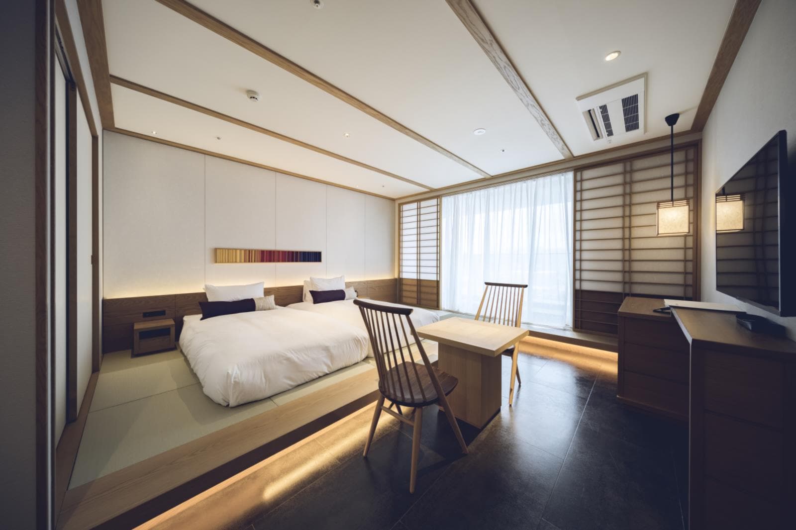 Menginap di kamar bergaya Premier Jepang-Barat