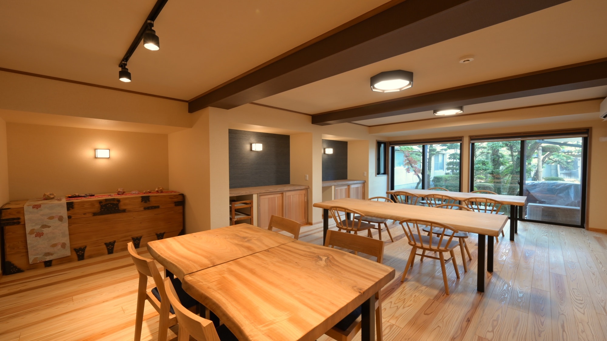 A restaurant with a Japanese atmosphere. A relaxing space where you can enjoy seasonal flavors.