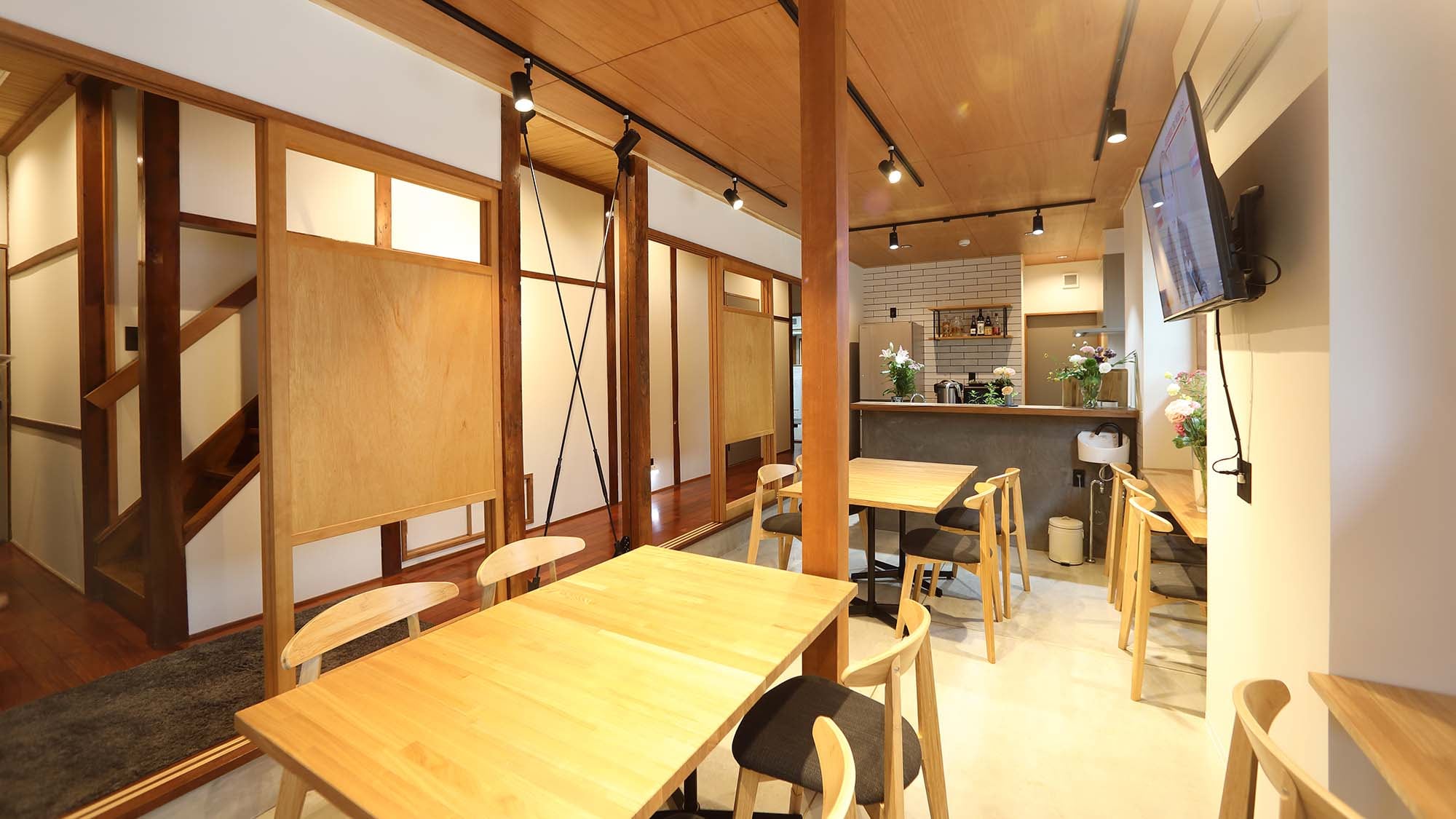·dining
