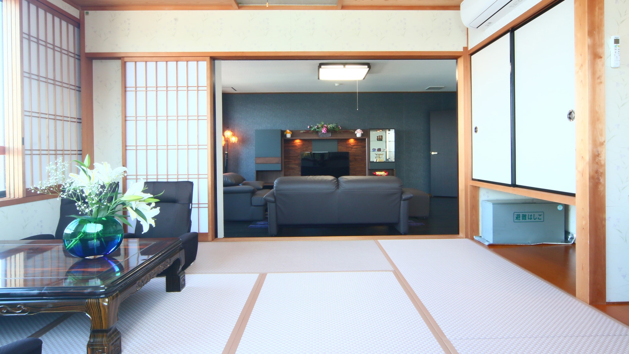 [Special room] A Japanese-style room with 8 tatami mats, a Western-style room and a twin bedroom to create a special time for your guests.
