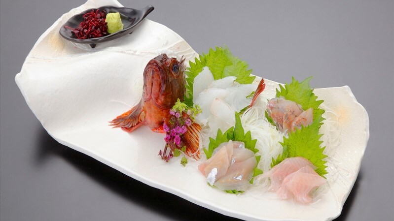 Sashimi cá địa phương