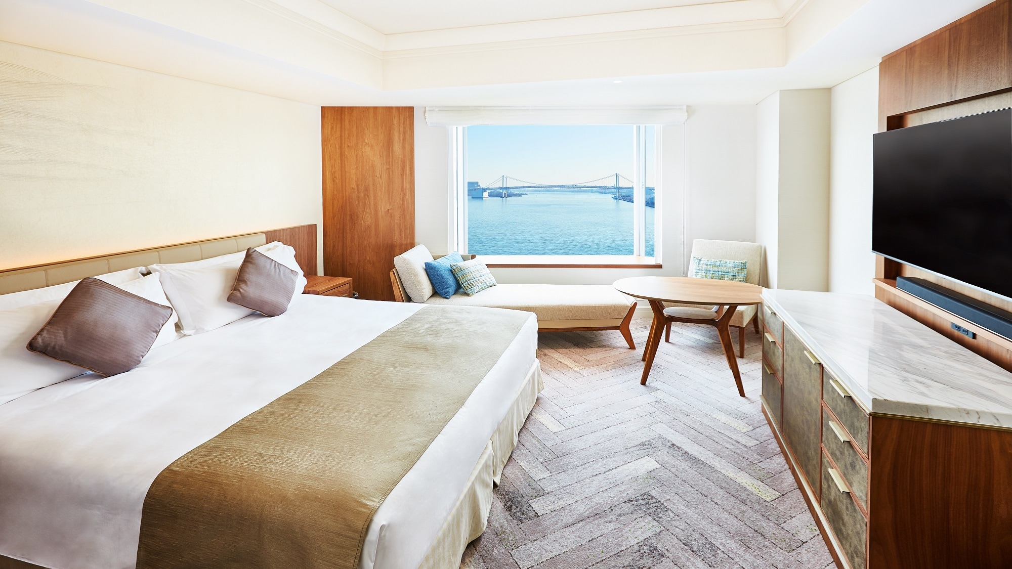 1 King Classic Bay View