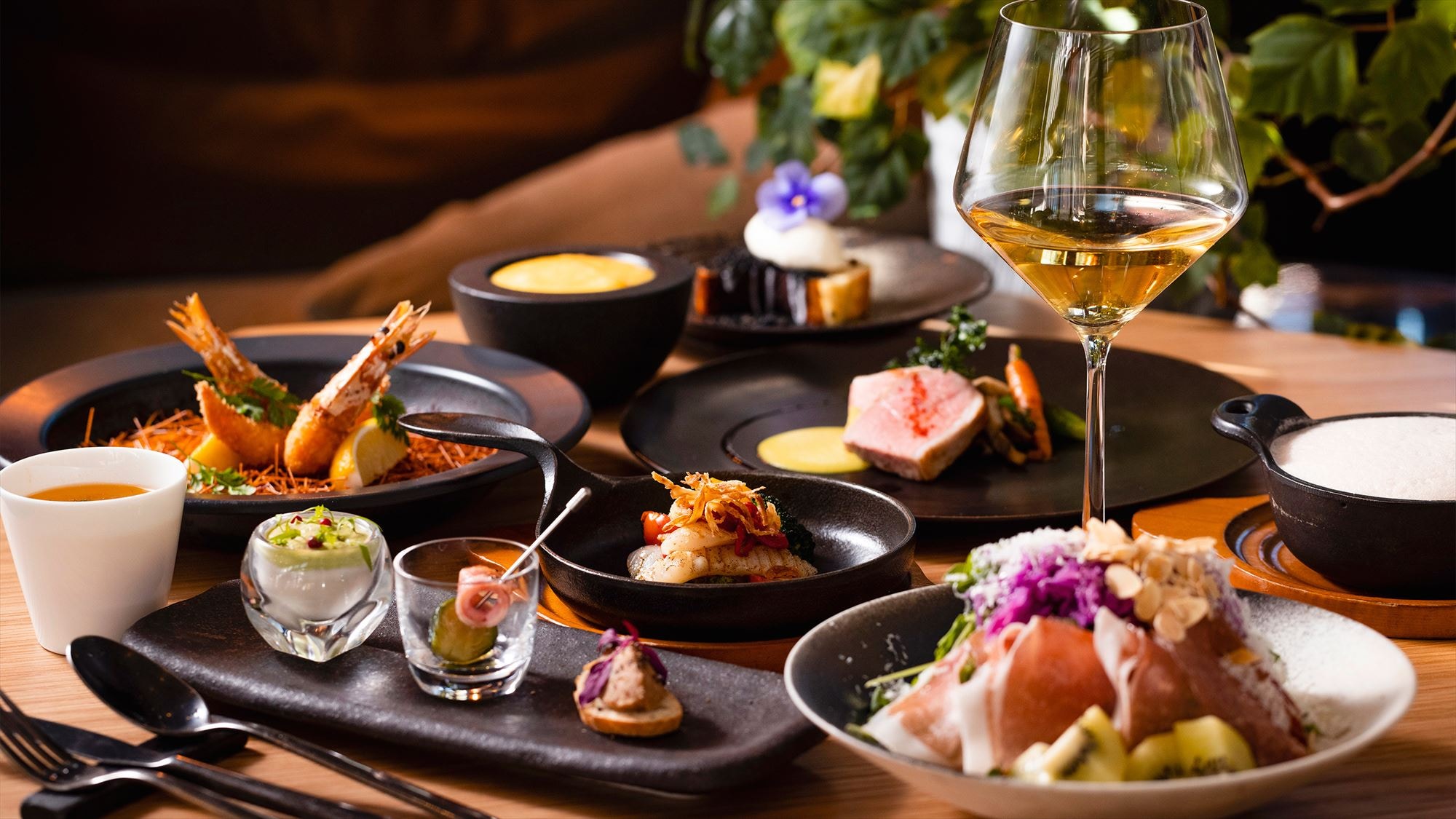 Enjoy modern Spanish with all five senses, using the blessings of Shinshu